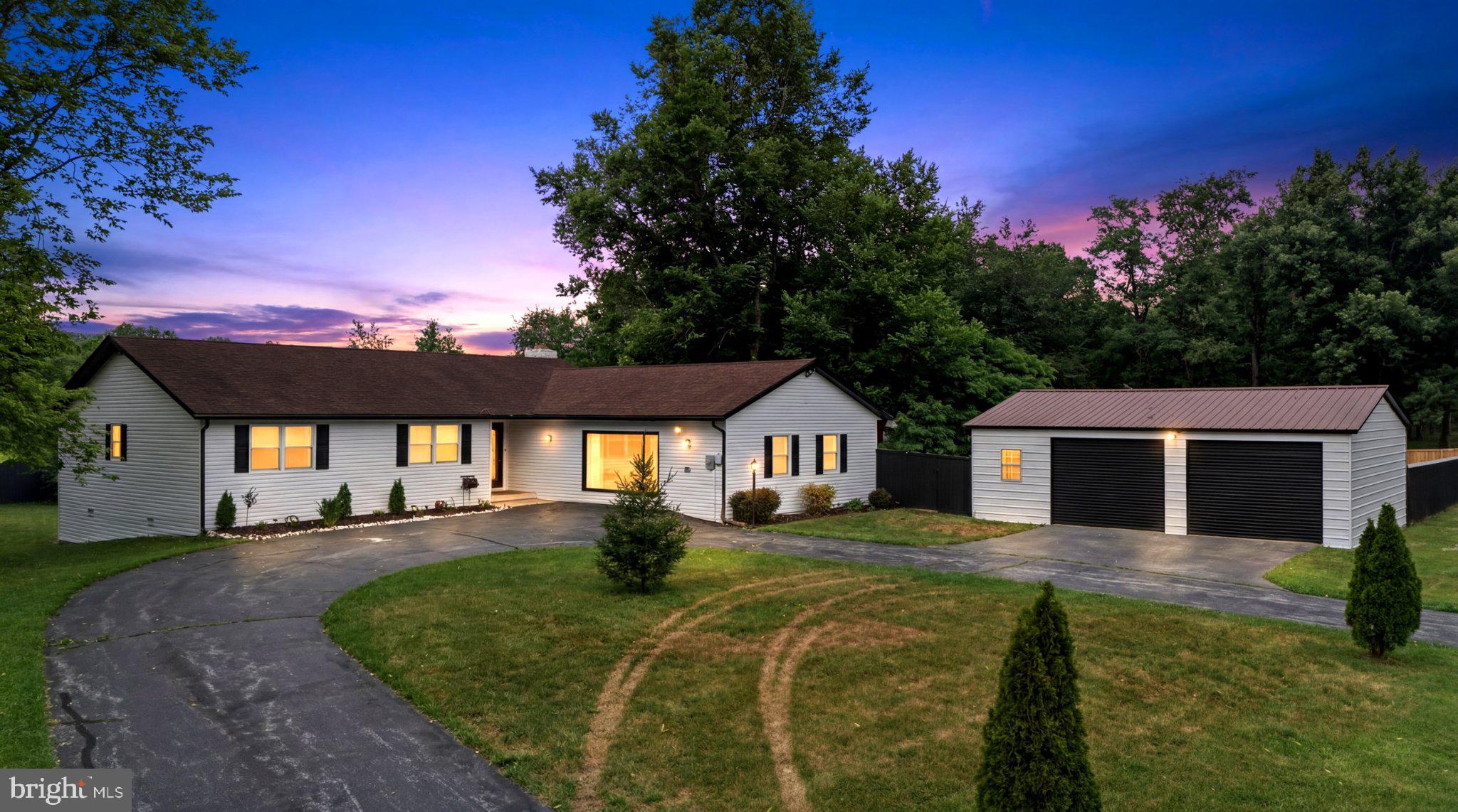 GOLDEN MEADOWS - Residential