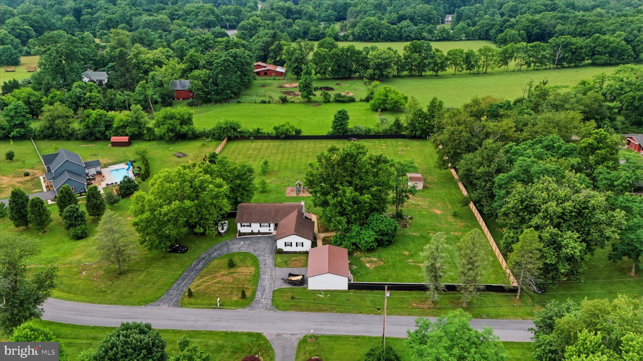 GOLDEN MEADOWS - Residential