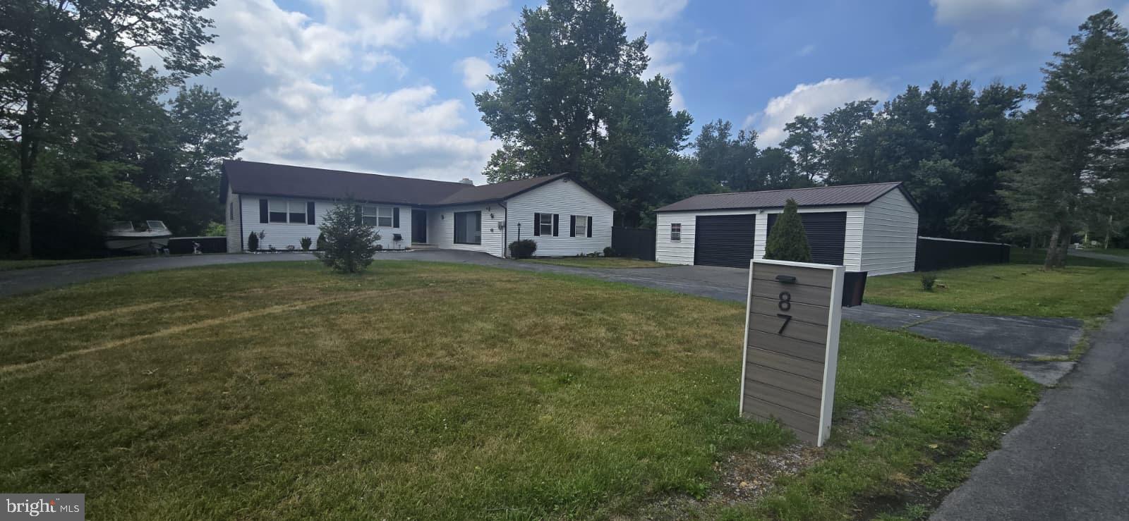 GOLDEN MEADOWS - Residential