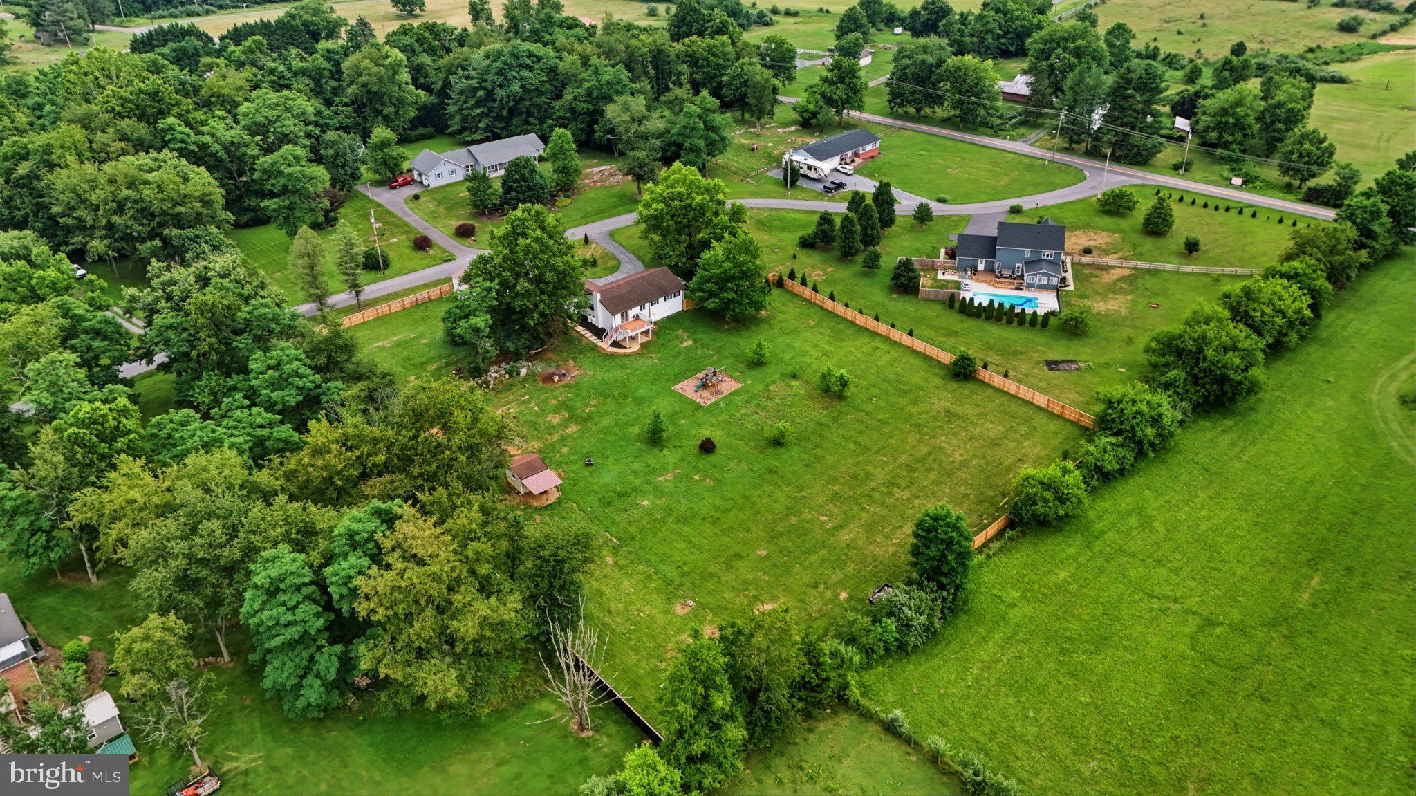 GOLDEN MEADOWS - Residential