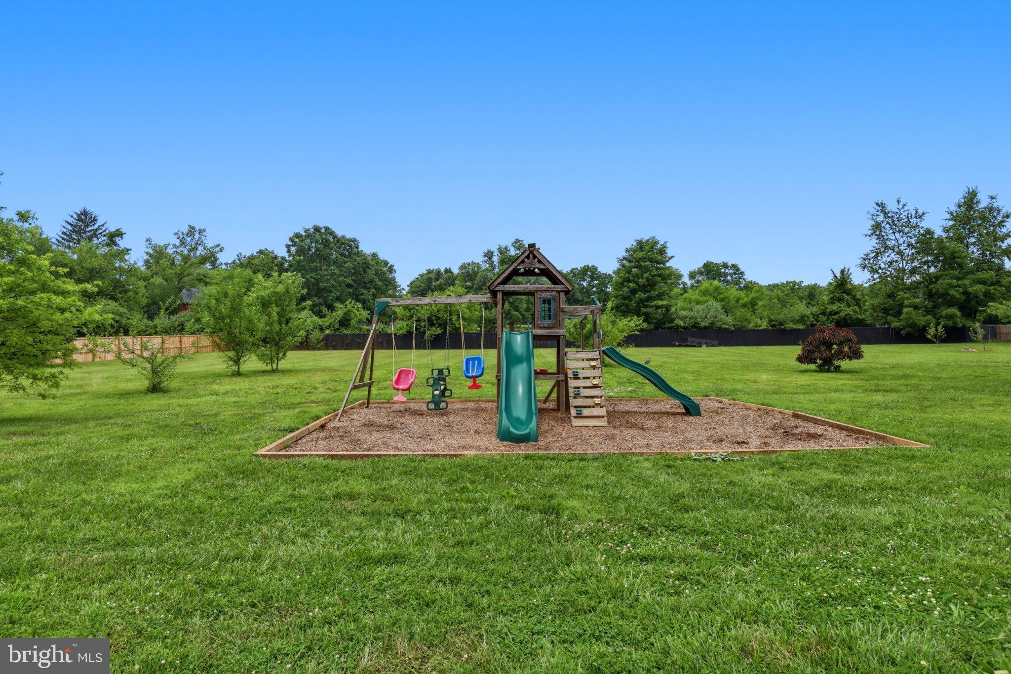 GOLDEN MEADOWS - Residential