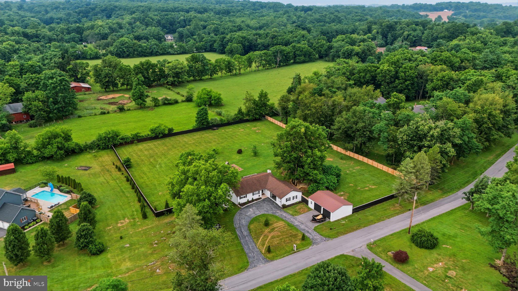 GOLDEN MEADOWS - Residential