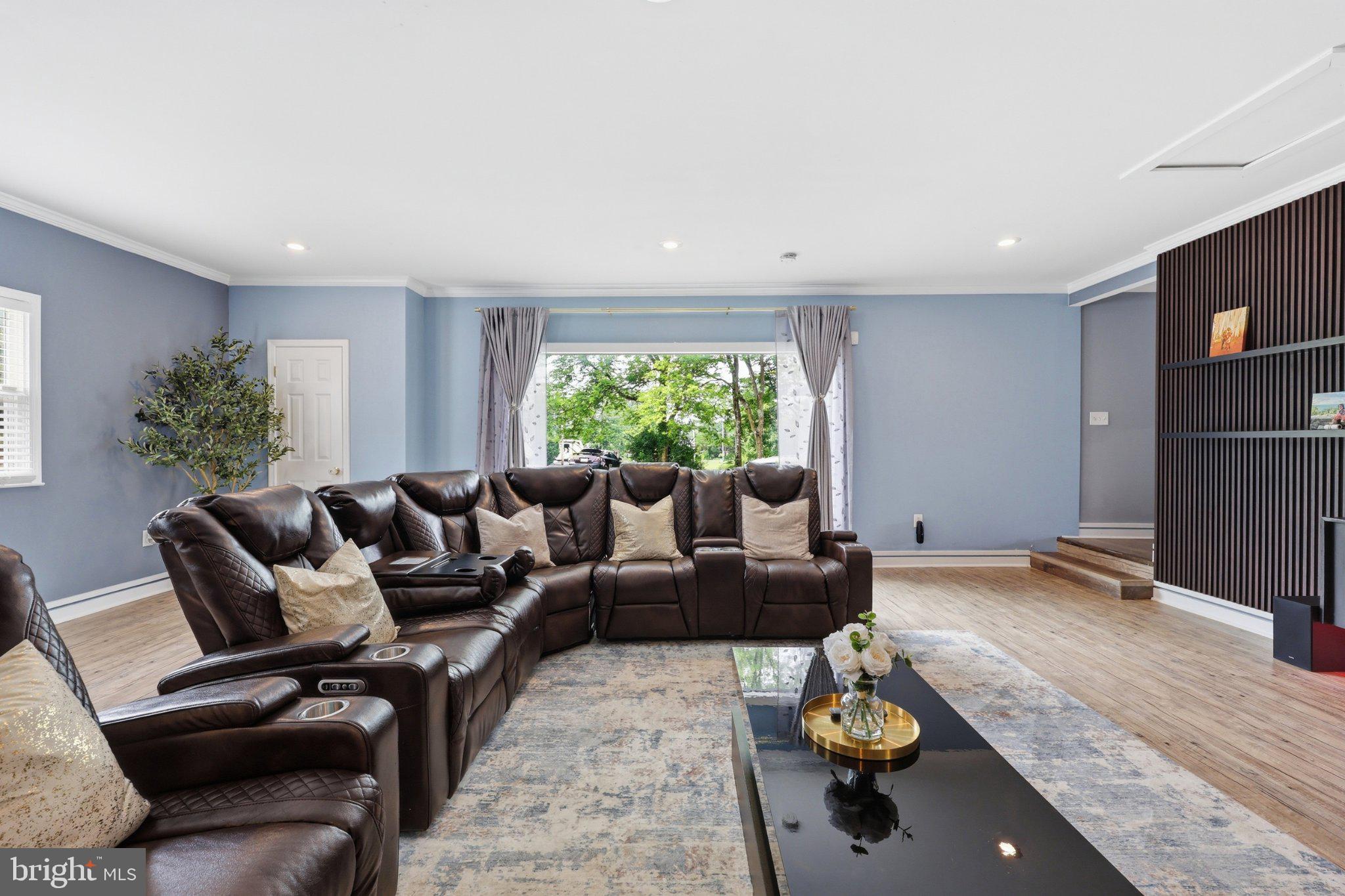 GOLDEN MEADOWS - Residential