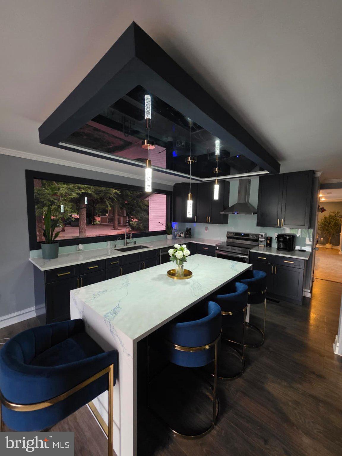 GOLDEN MEADOWS - Residential