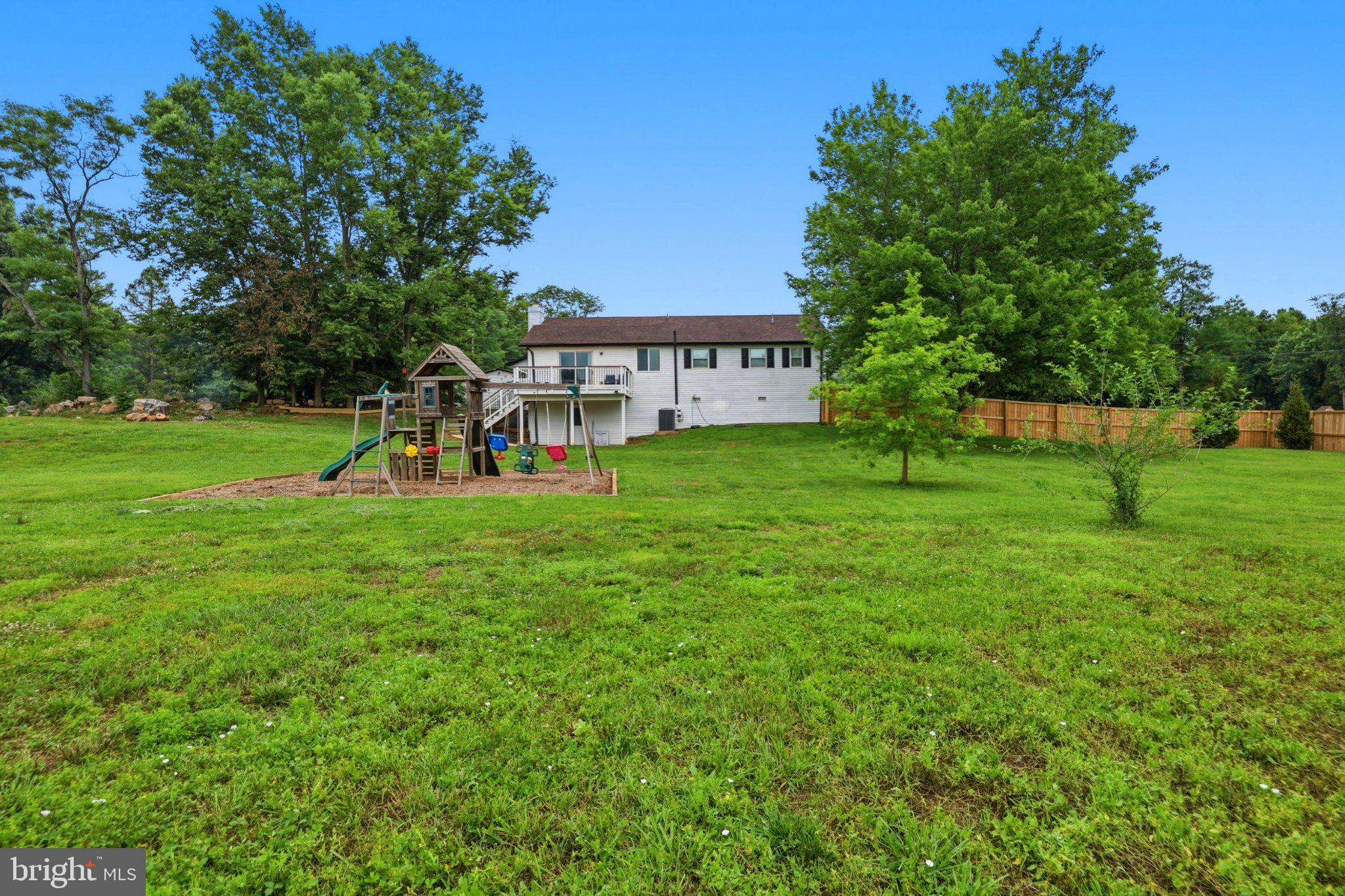 GOLDEN MEADOWS - Residential