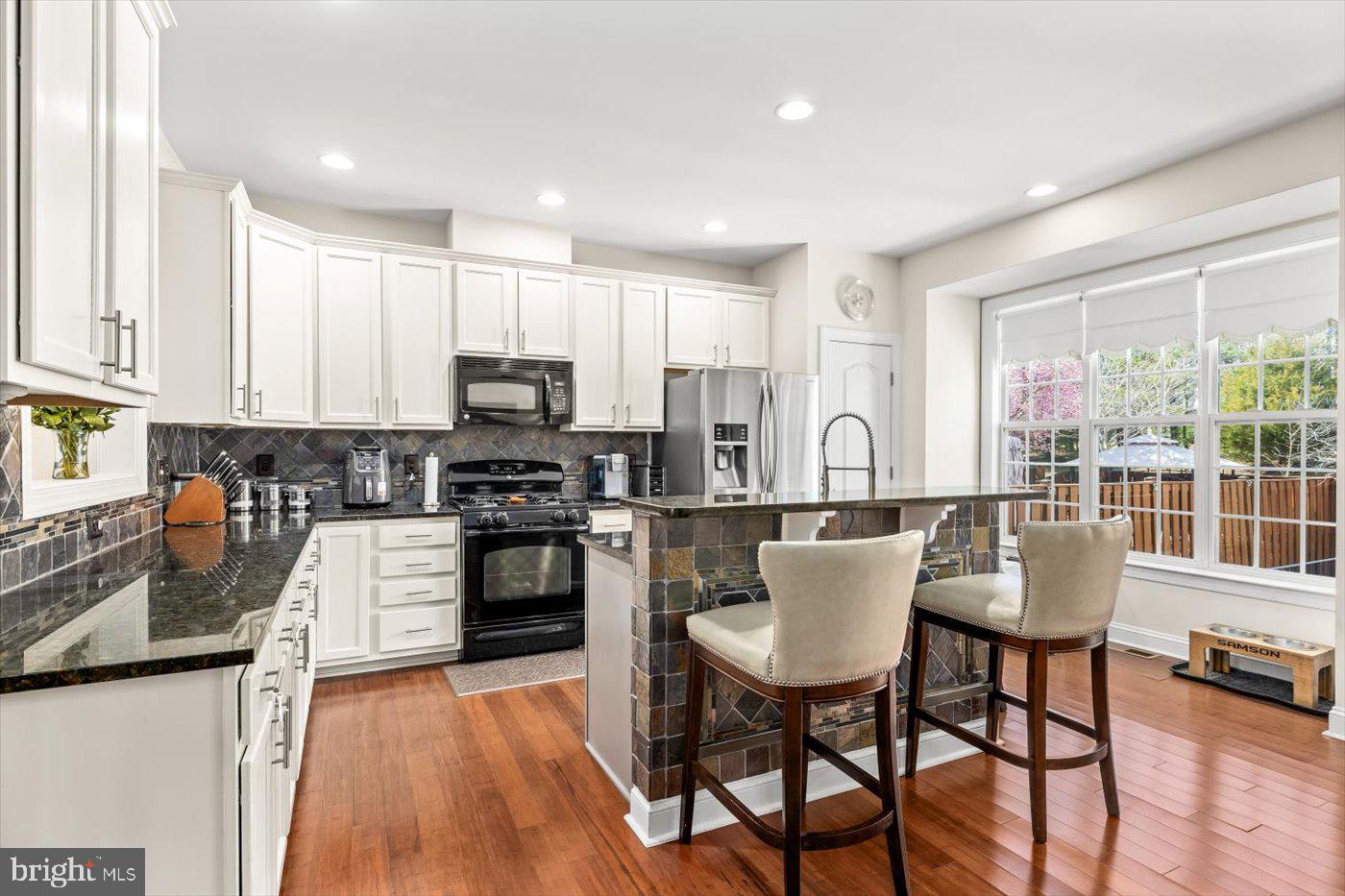 SADDLE RIDGE - Residential
