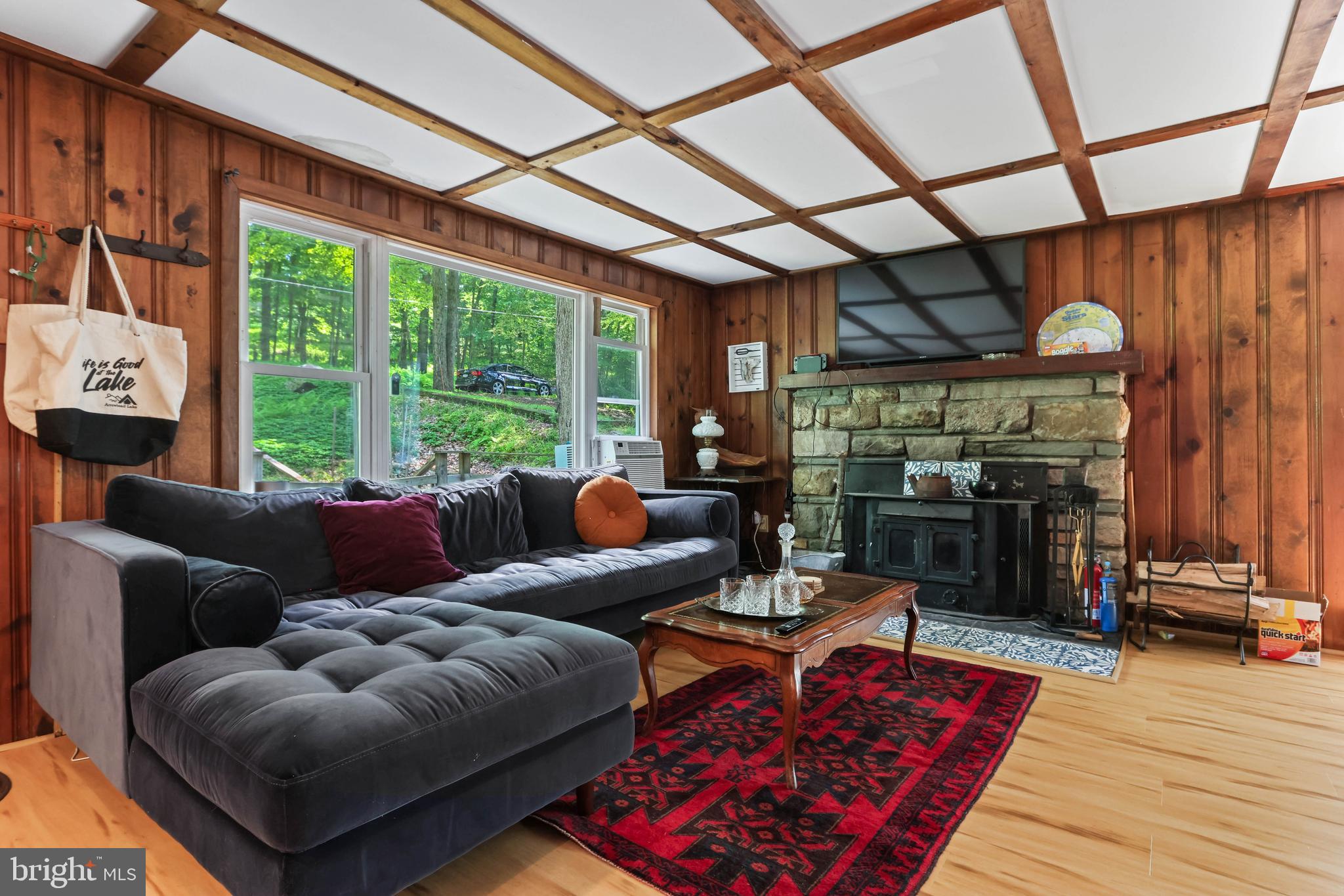 ARROWHEAD  LAKES - Residential