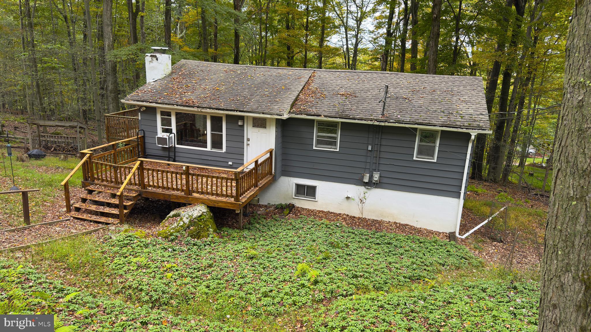 ARROWHEAD  LAKES - Residential