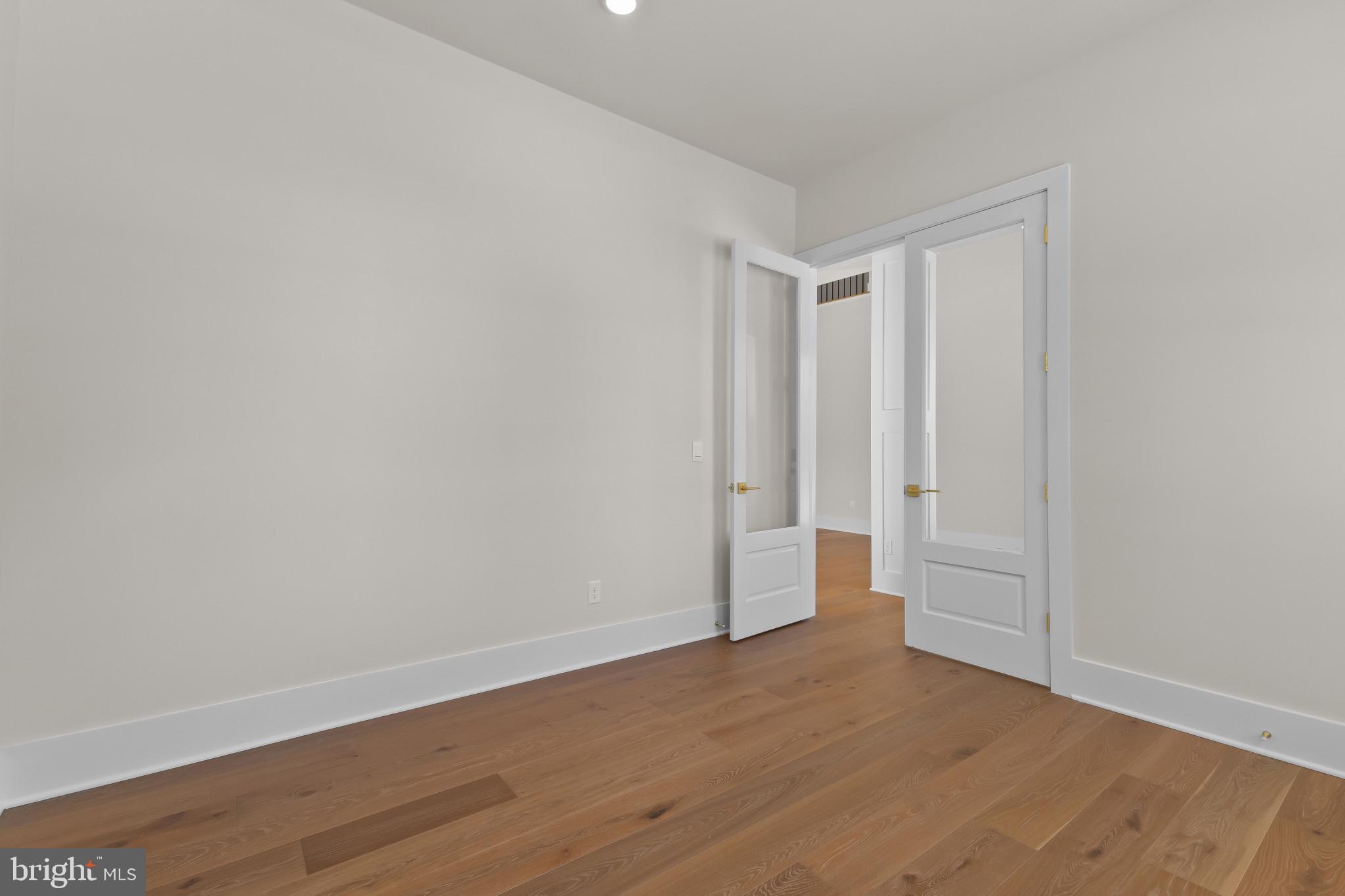COLLINGWOOD CHASE - Residential