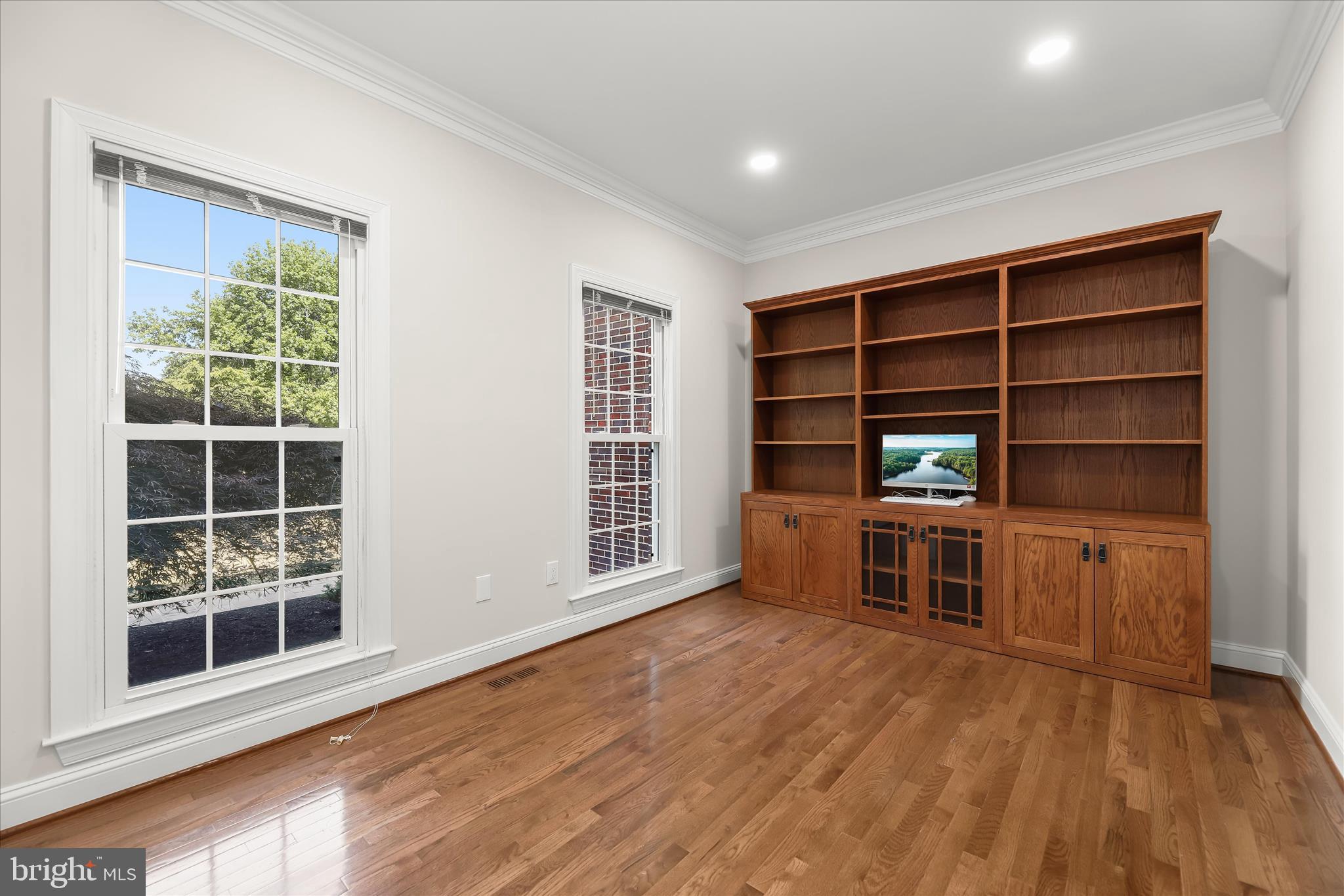 CLARKSVILLE HUNT - Residential