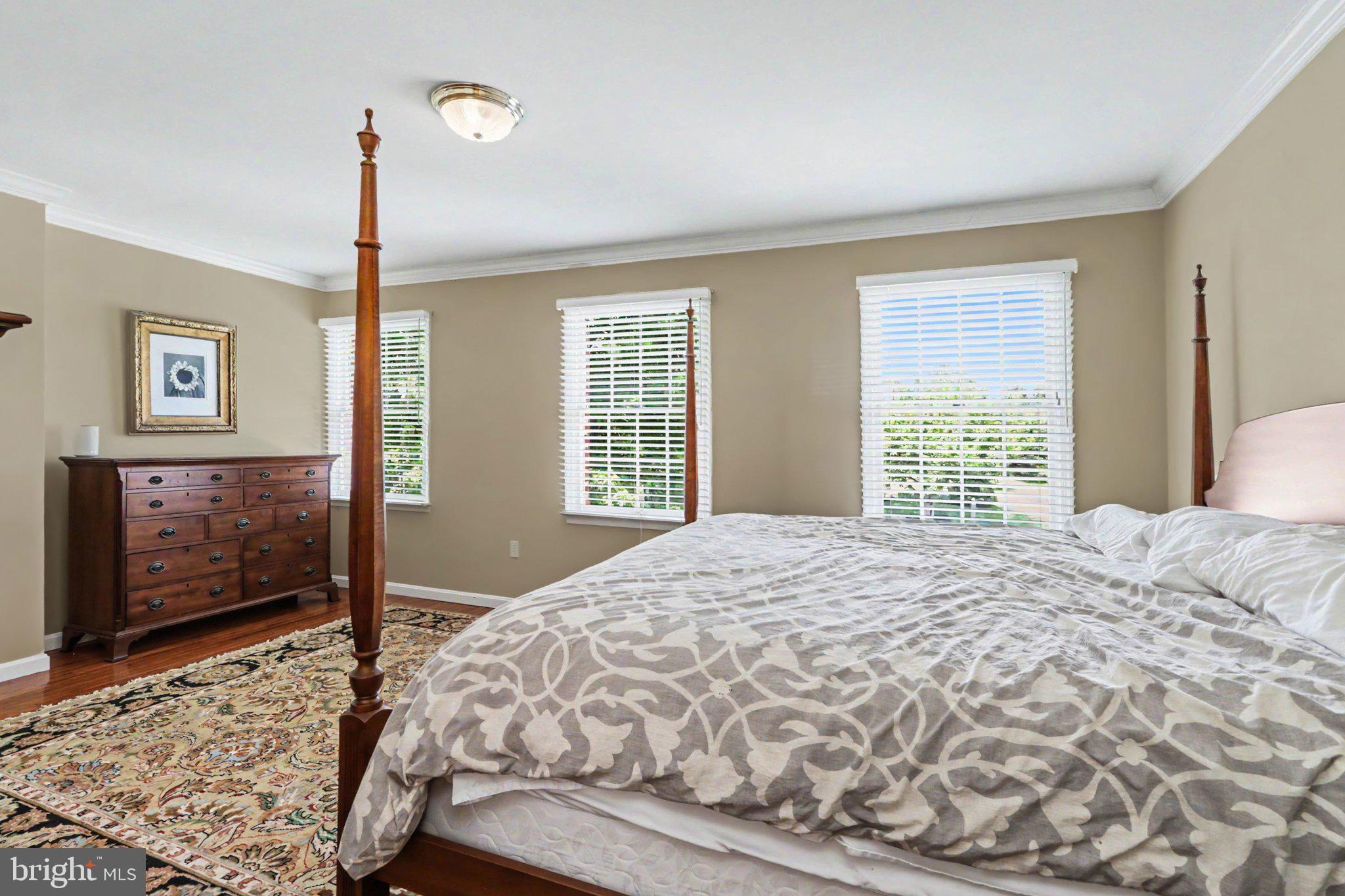 WESTBURY - Residential