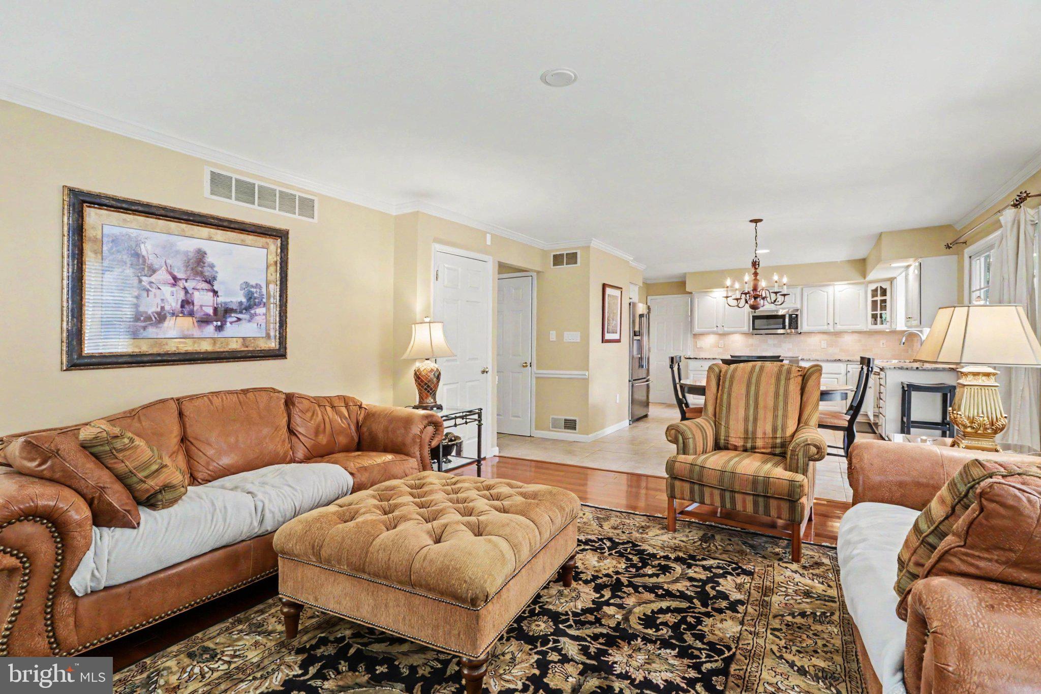 WESTBURY - Residential