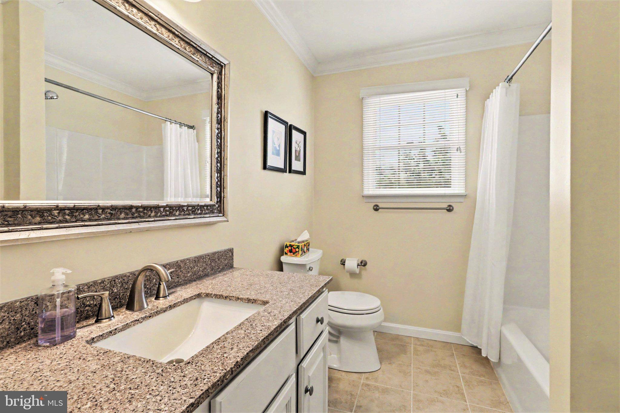 WESTBURY - Residential
