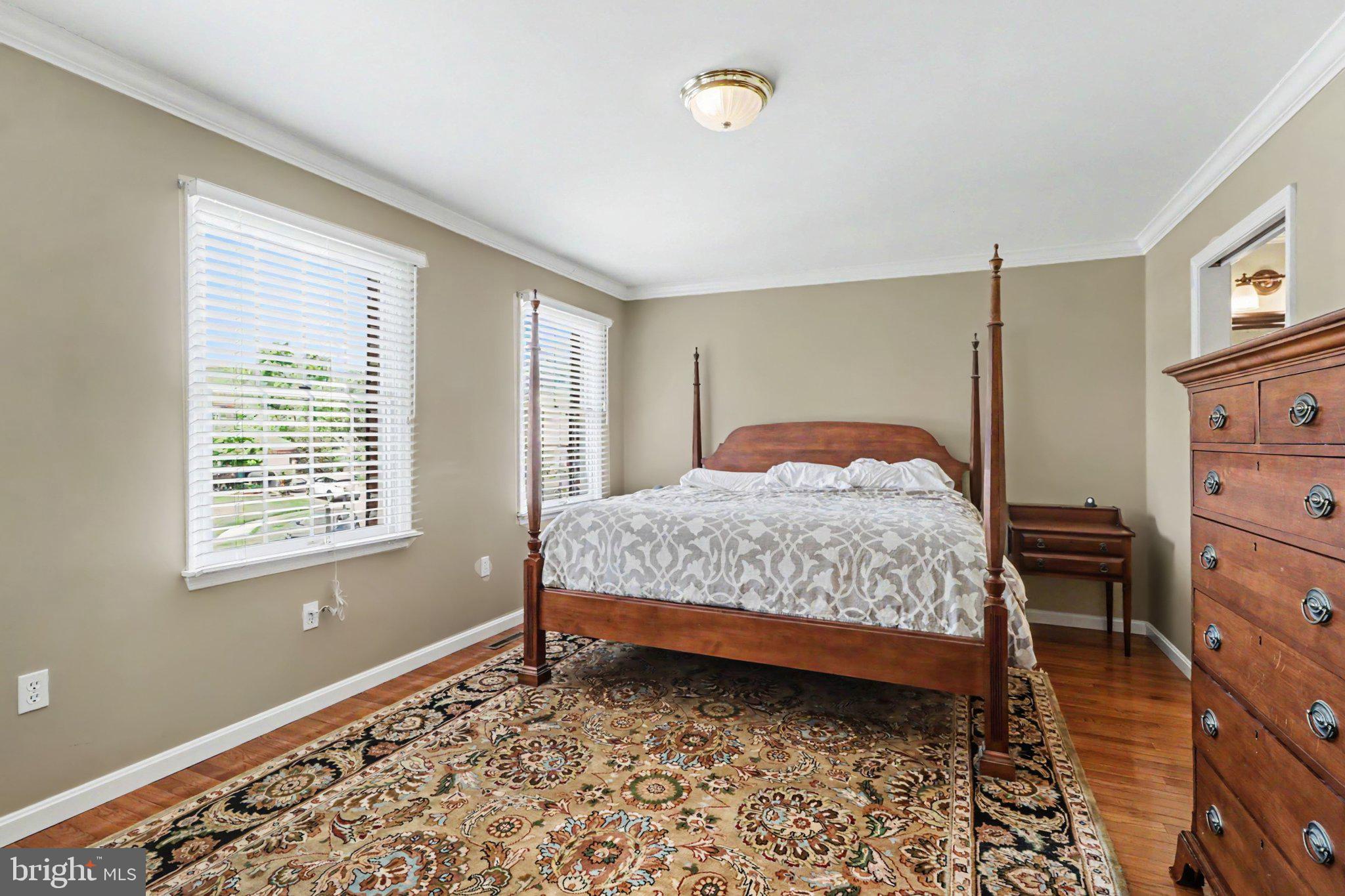 WESTBURY - Residential
