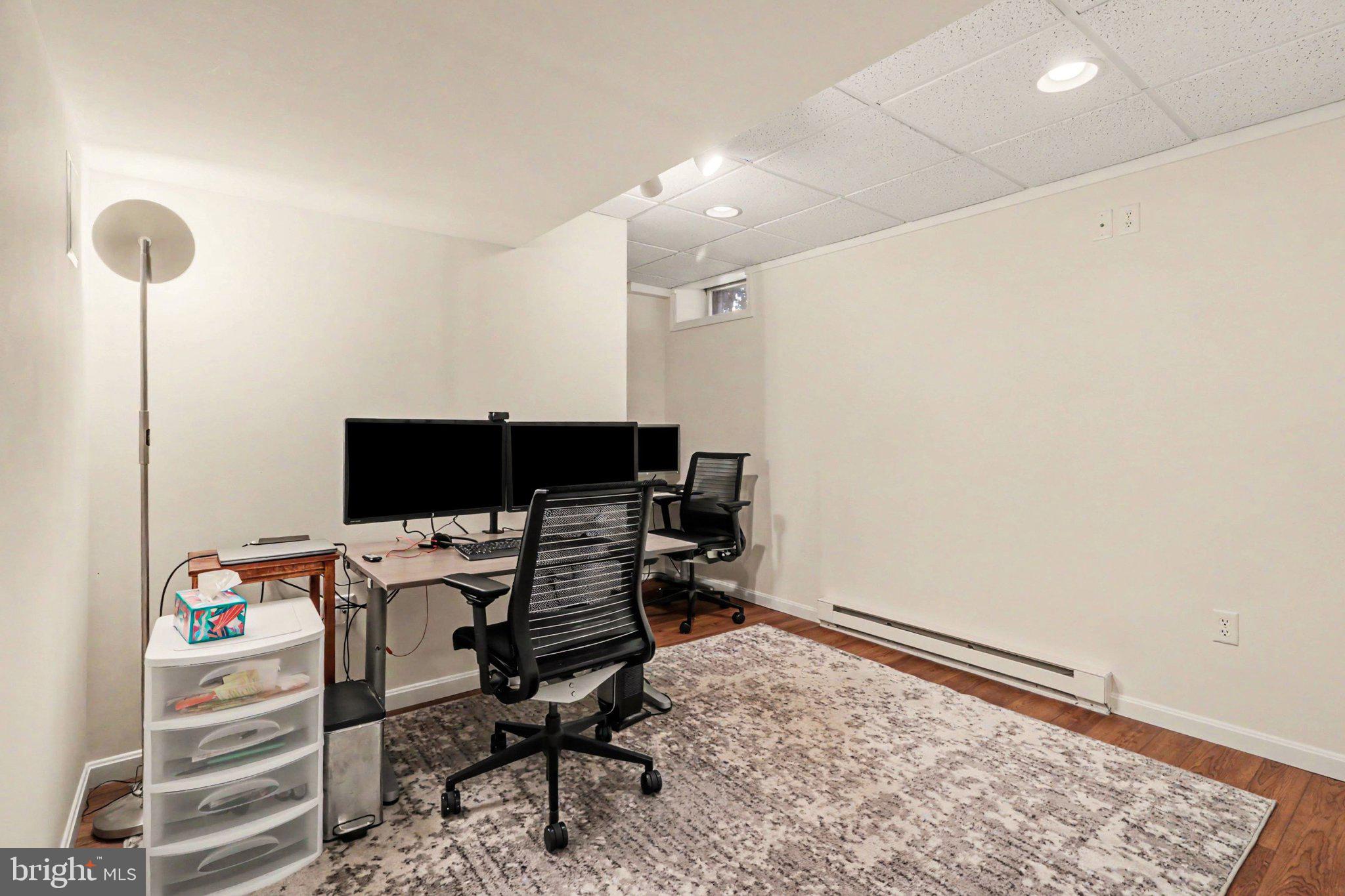 WESTBURY - Residential