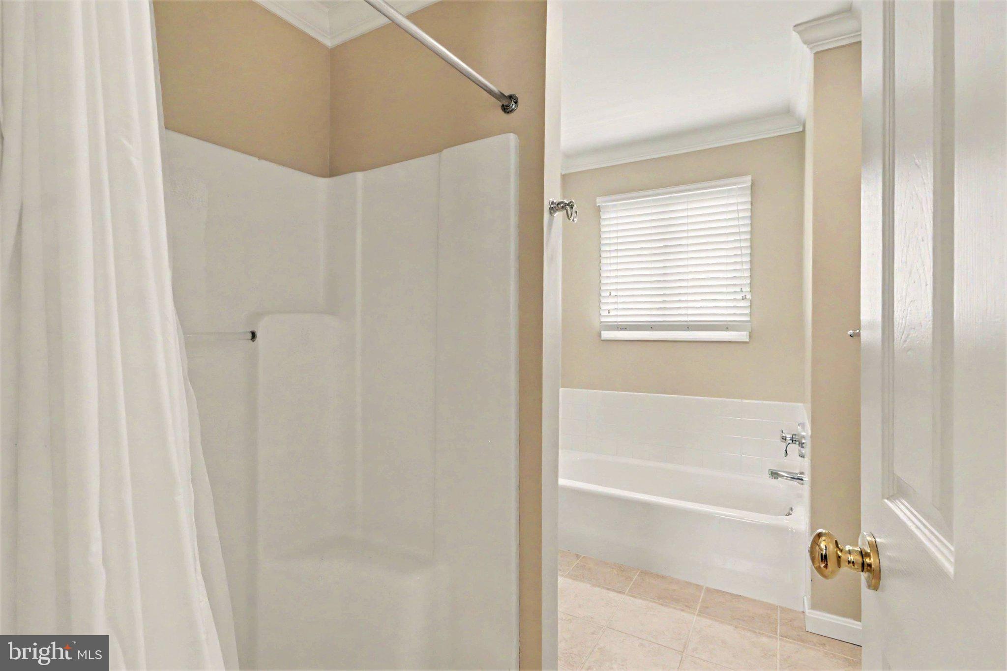 WESTBURY - Residential