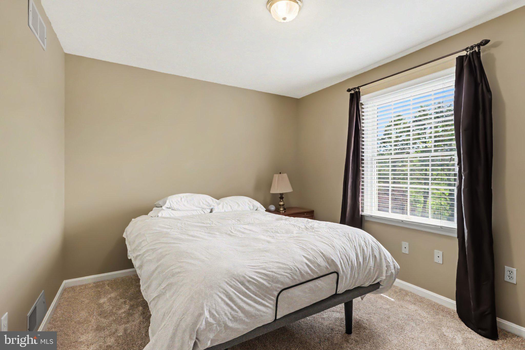WESTBURY - Residential