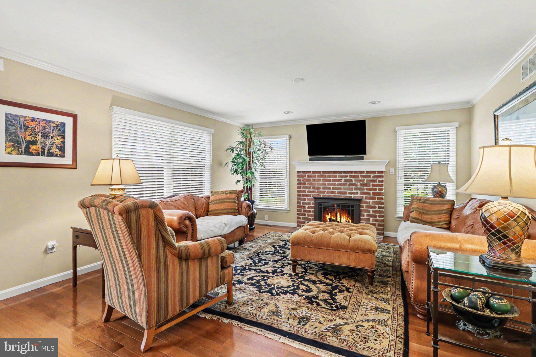 WESTBURY - Residential