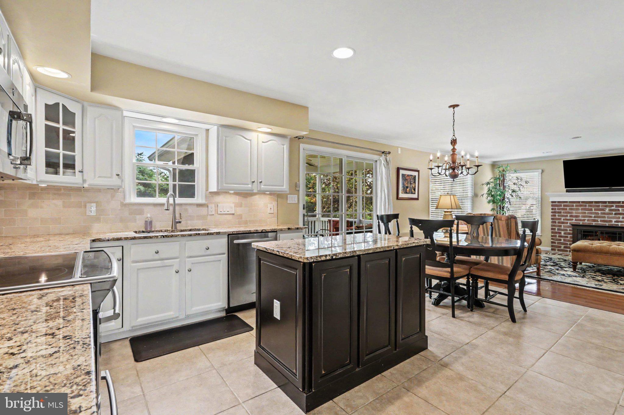 WESTBURY - Residential