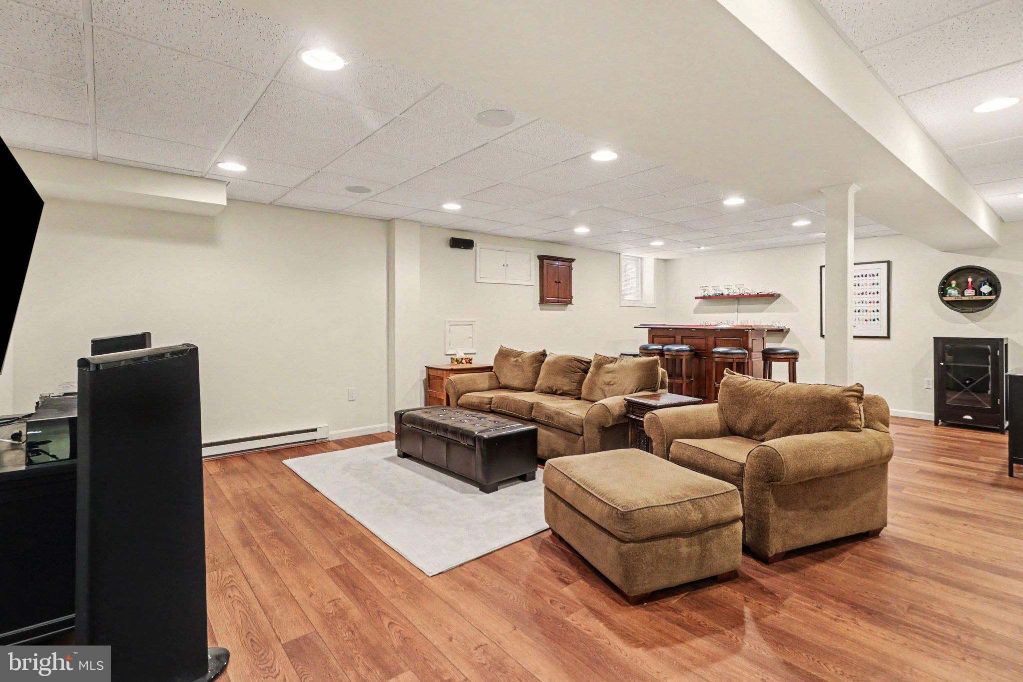 WESTBURY - Residential