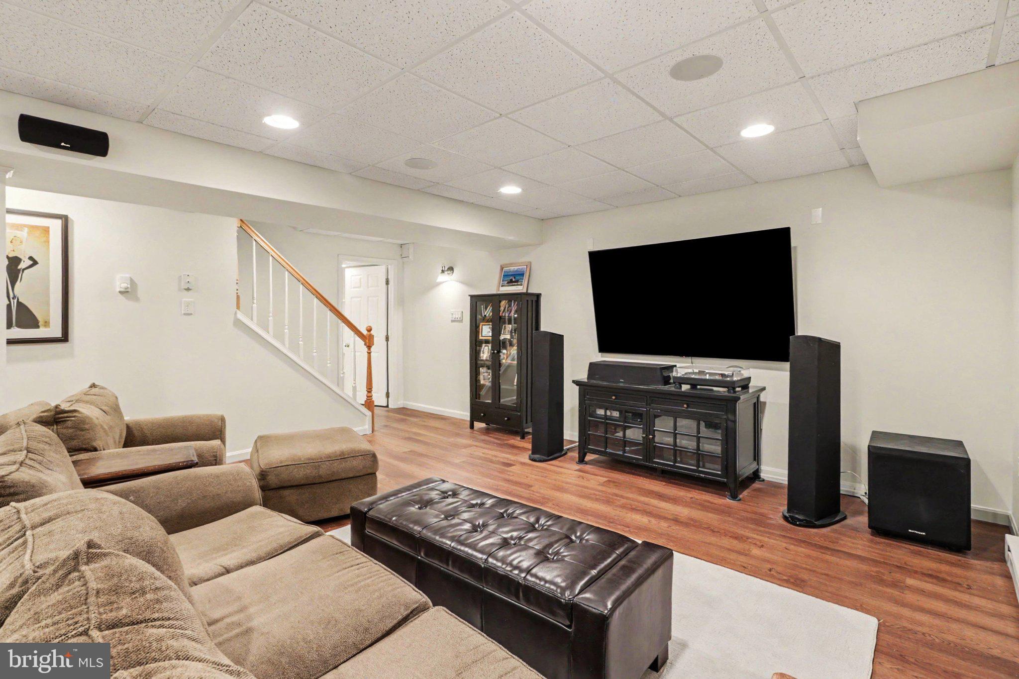 WESTBURY - Residential