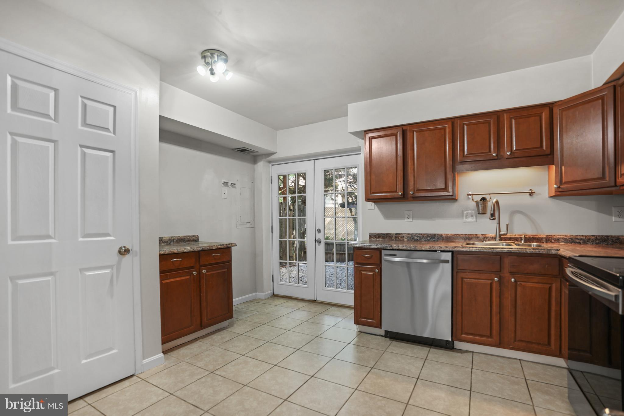GREENCASTLE MANOR - Residential