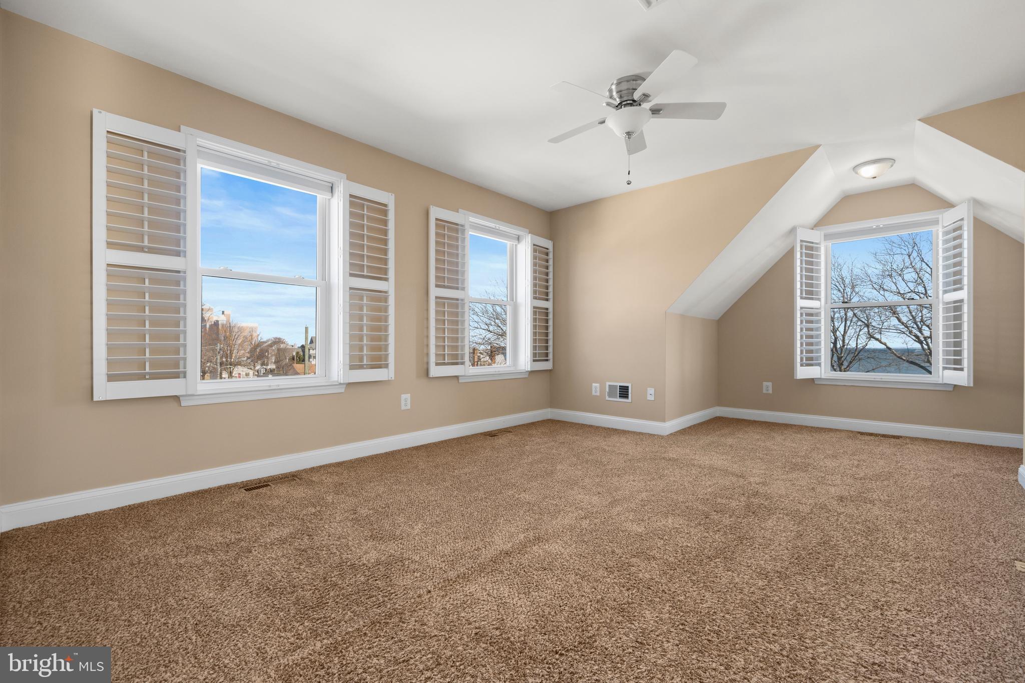 BAYCREST - Residential