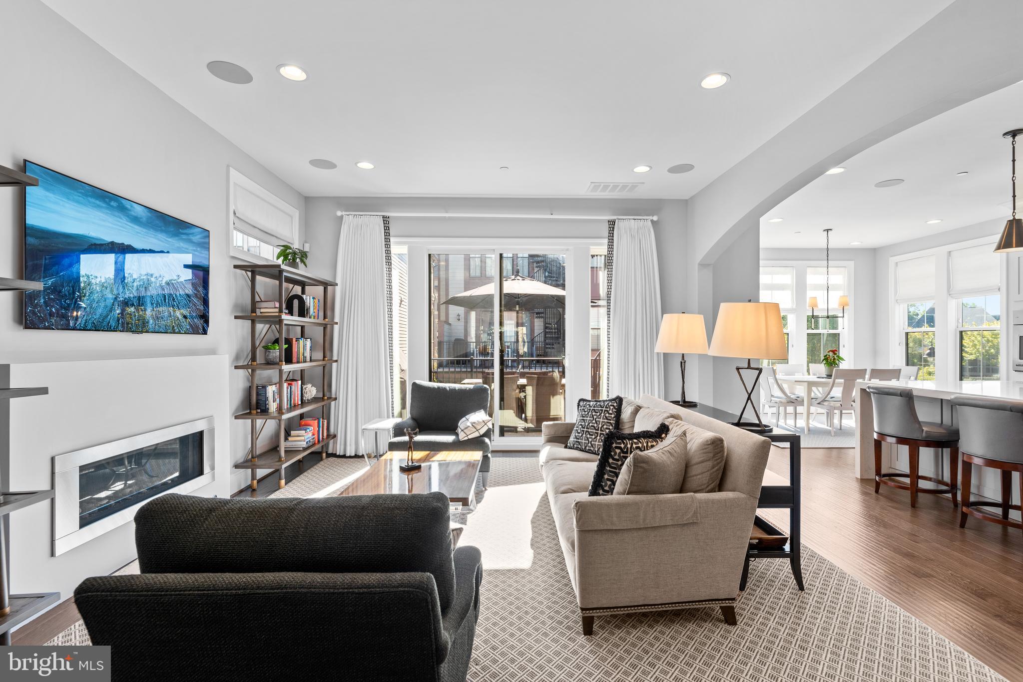 CROWN - Residential