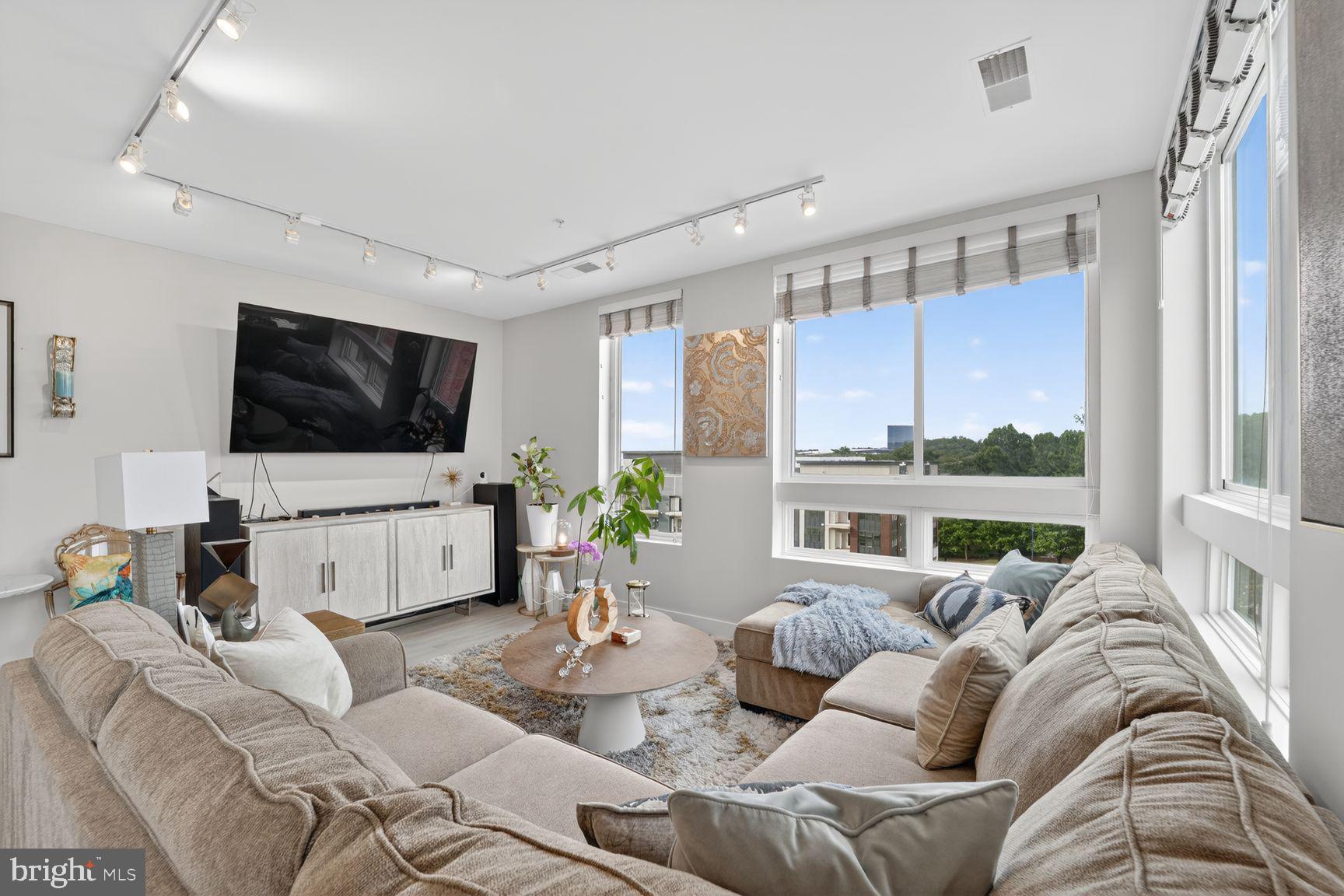 NATIONAL HARBOR - Residential
