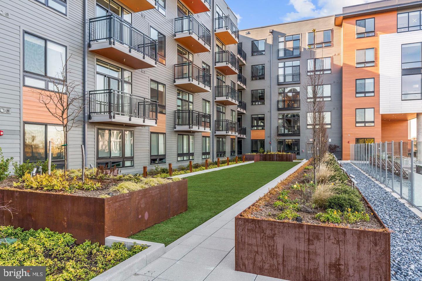 NATIONAL HARBOR - Residential
