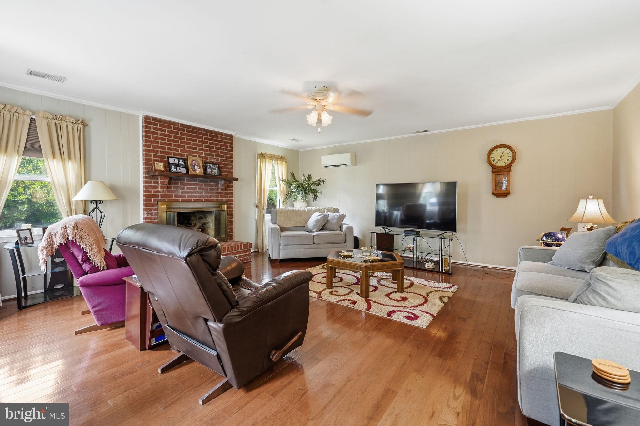 COUNTRY PLACE - Residential
