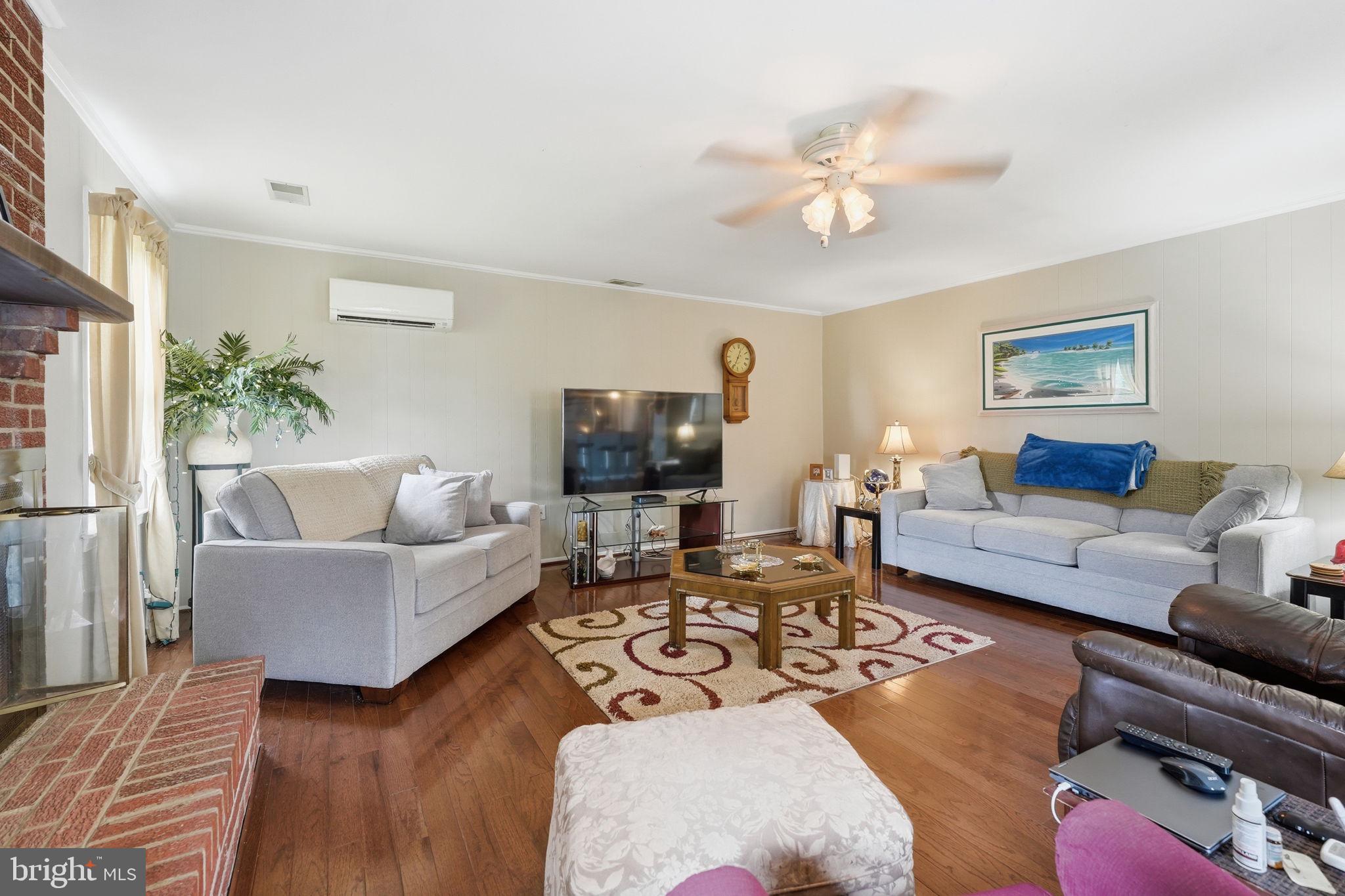 COUNTRY PLACE - Residential