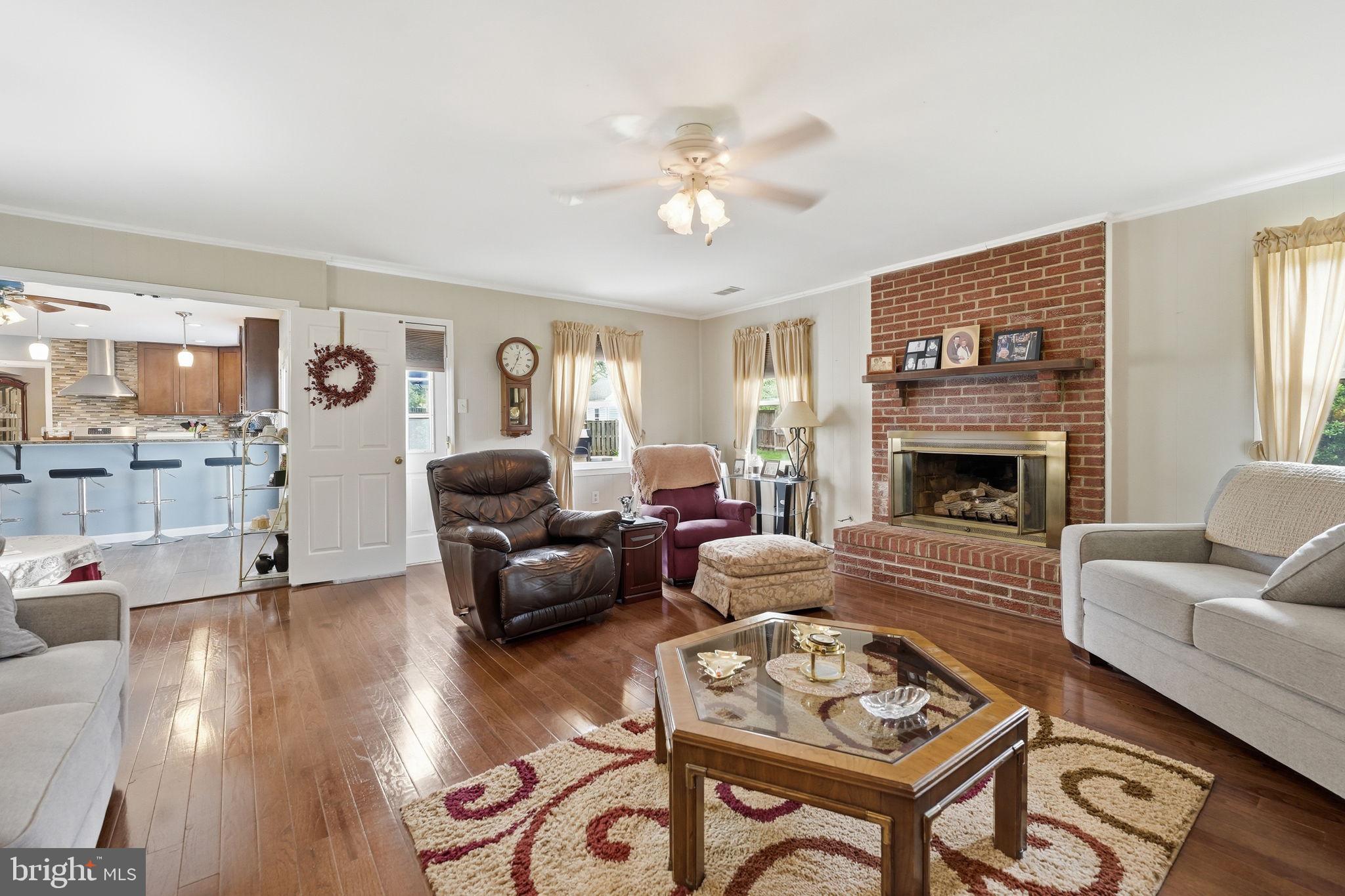 COUNTRY PLACE - Residential