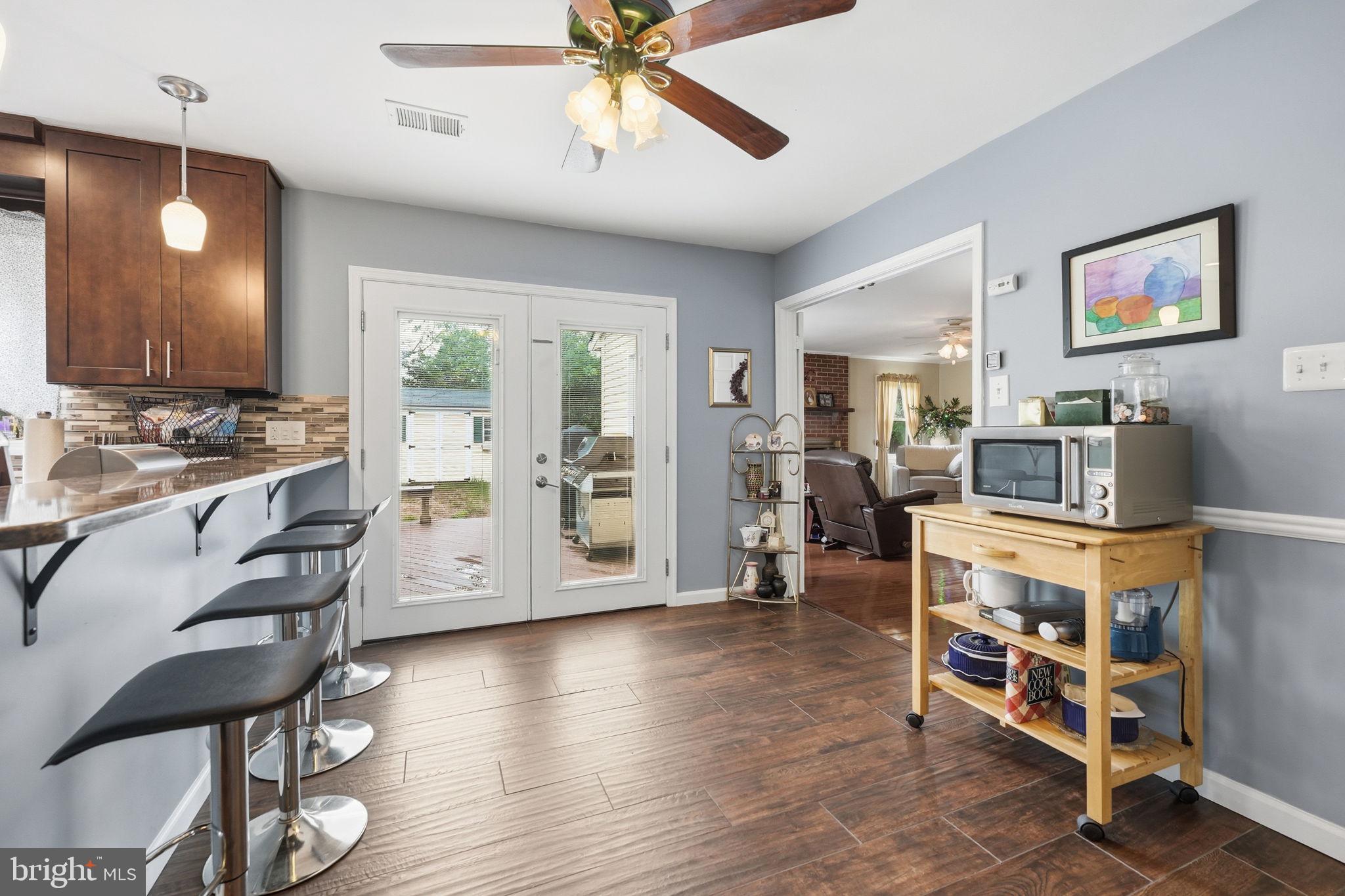 COUNTRY PLACE - Residential