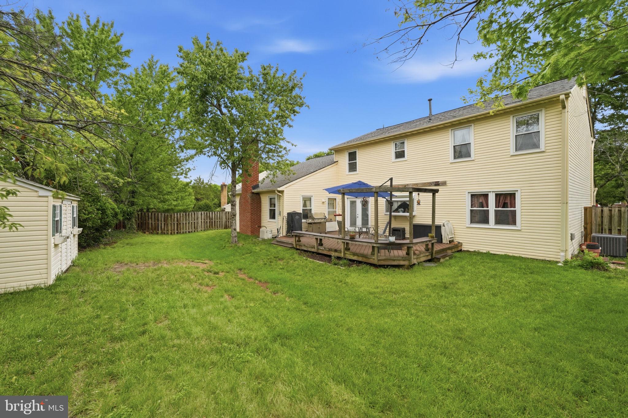 COUNTRY PLACE - Residential