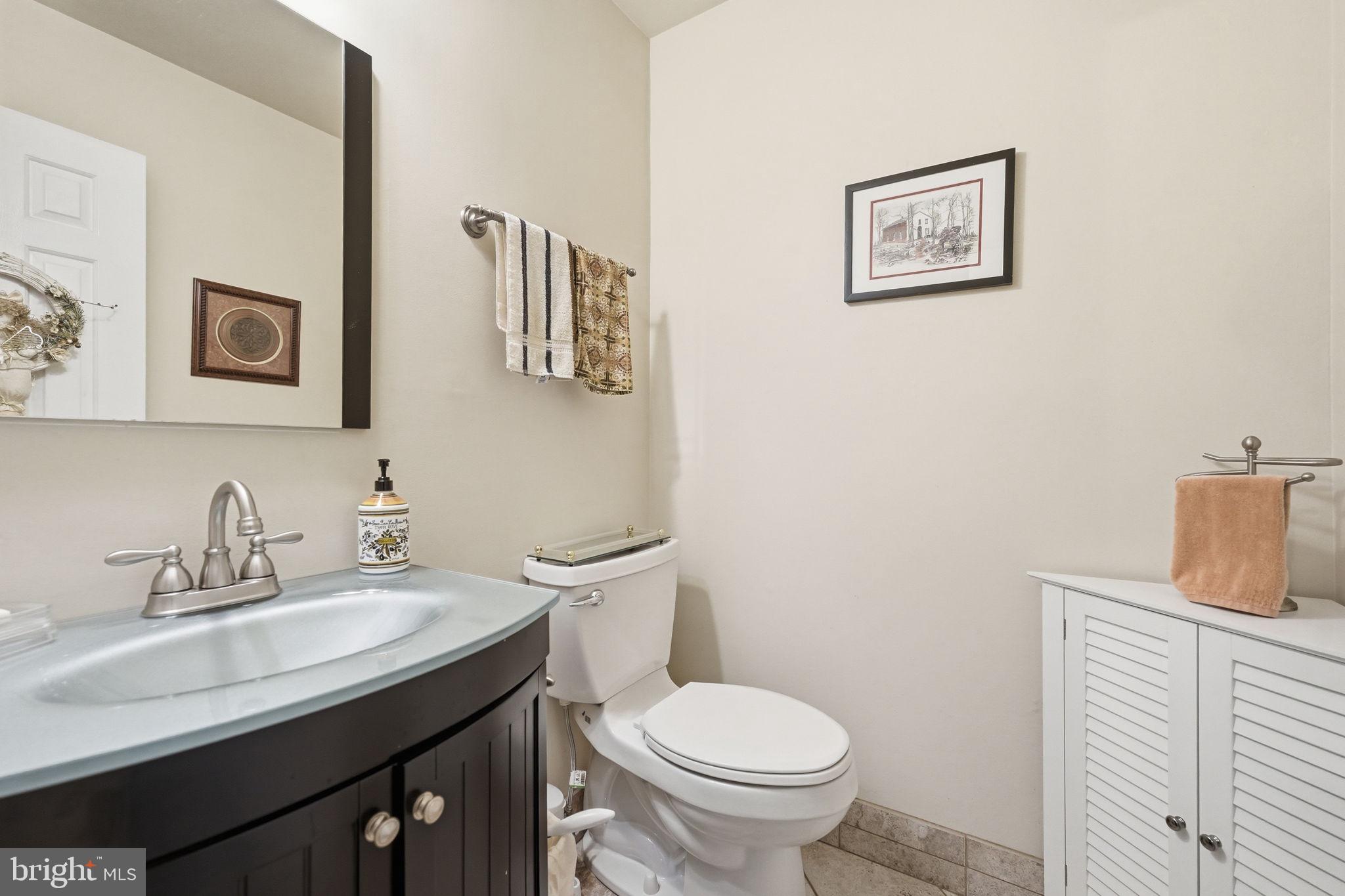 COUNTRY PLACE - Residential