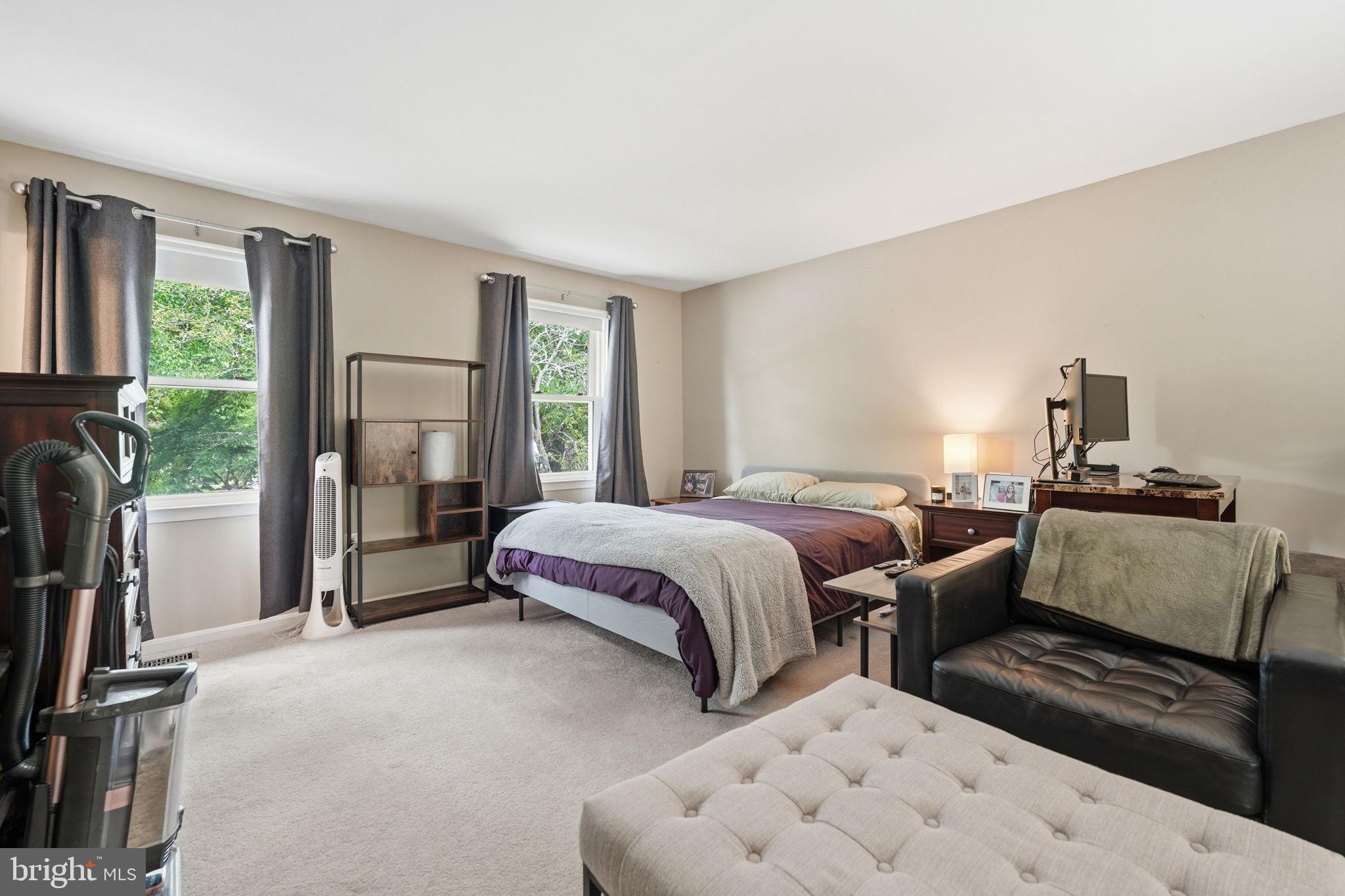 COUNTRY PLACE - Residential