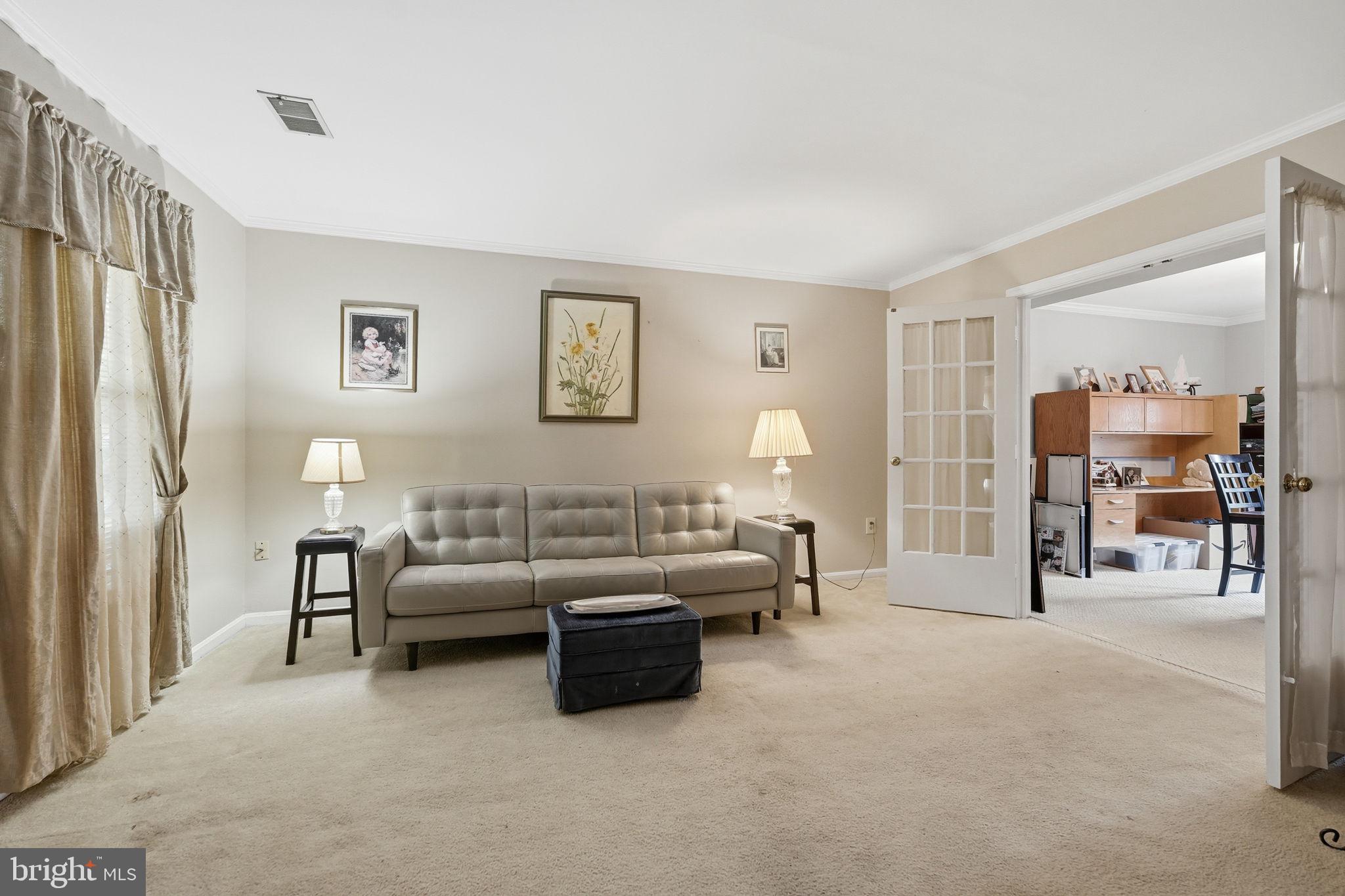 COUNTRY PLACE - Residential