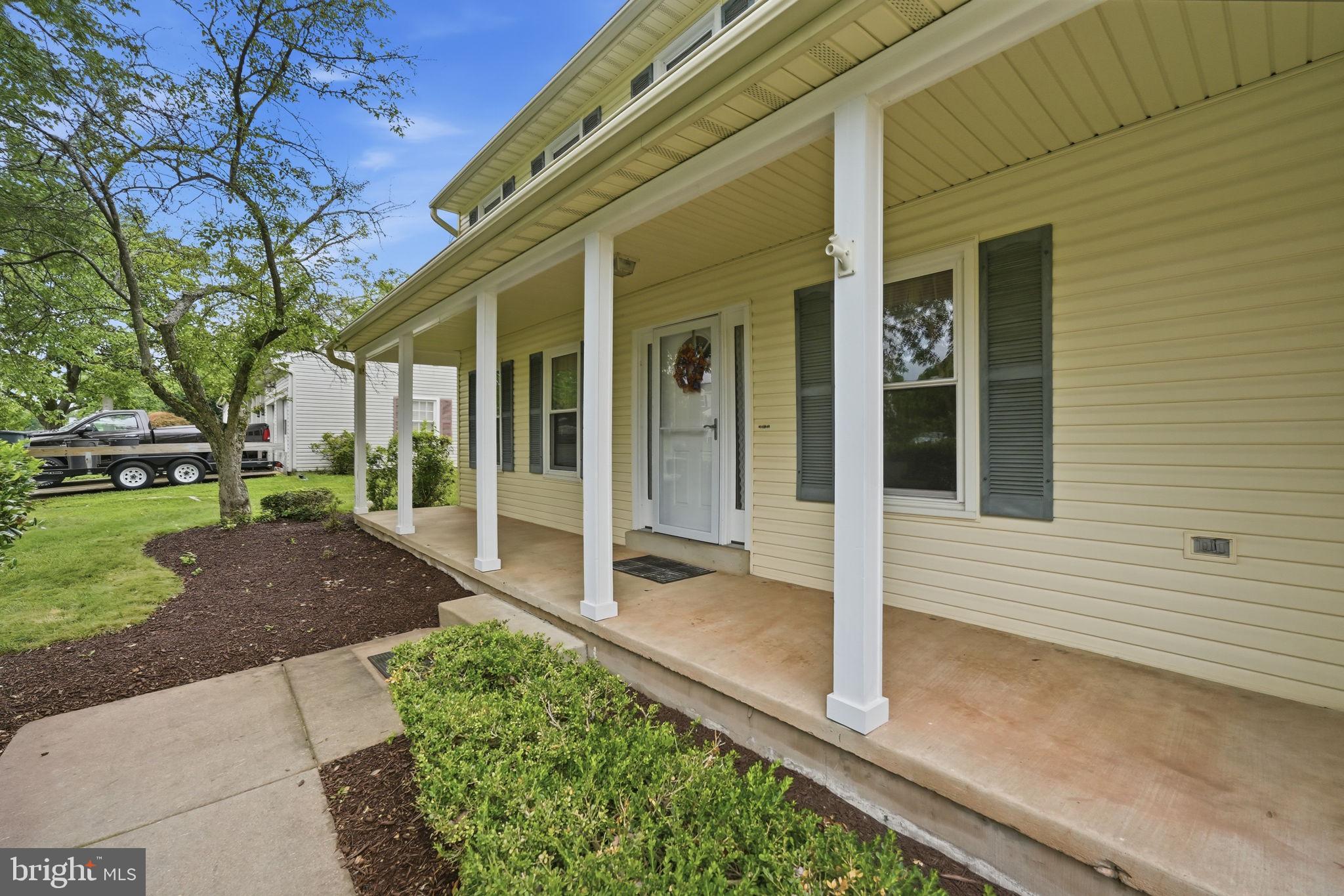 COUNTRY PLACE - Residential