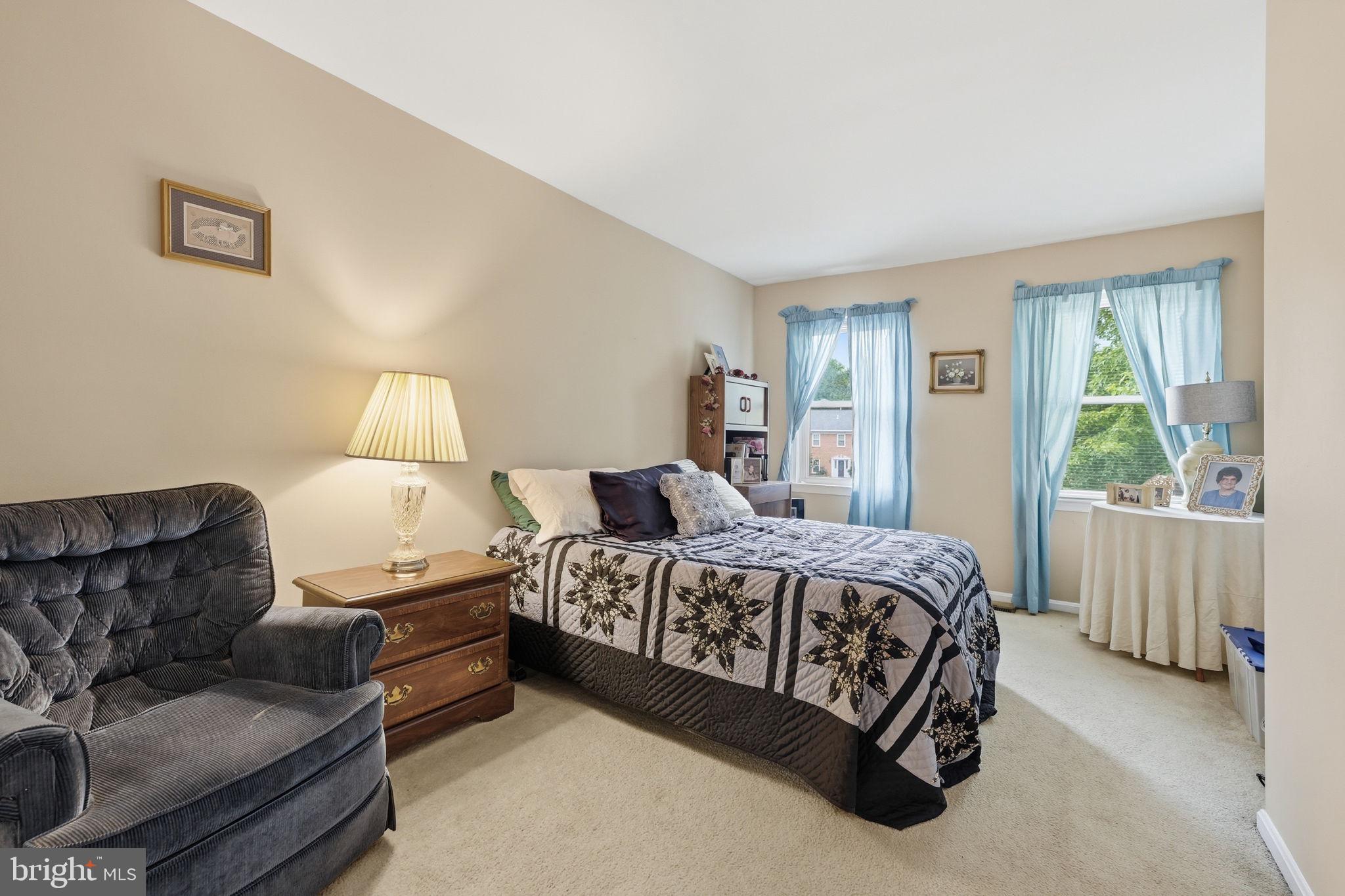 COUNTRY PLACE - Residential