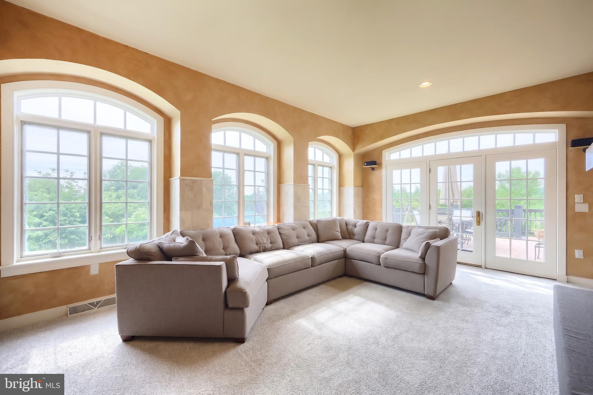 LAUXMONT FARMS - Residential