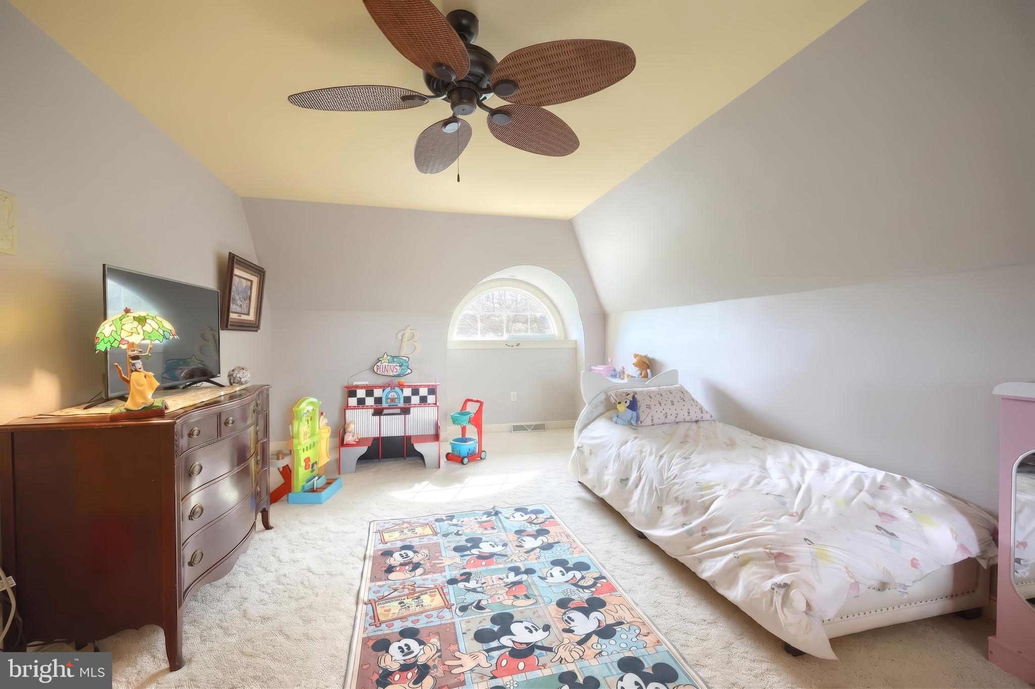LAUXMONT FARMS - Residential