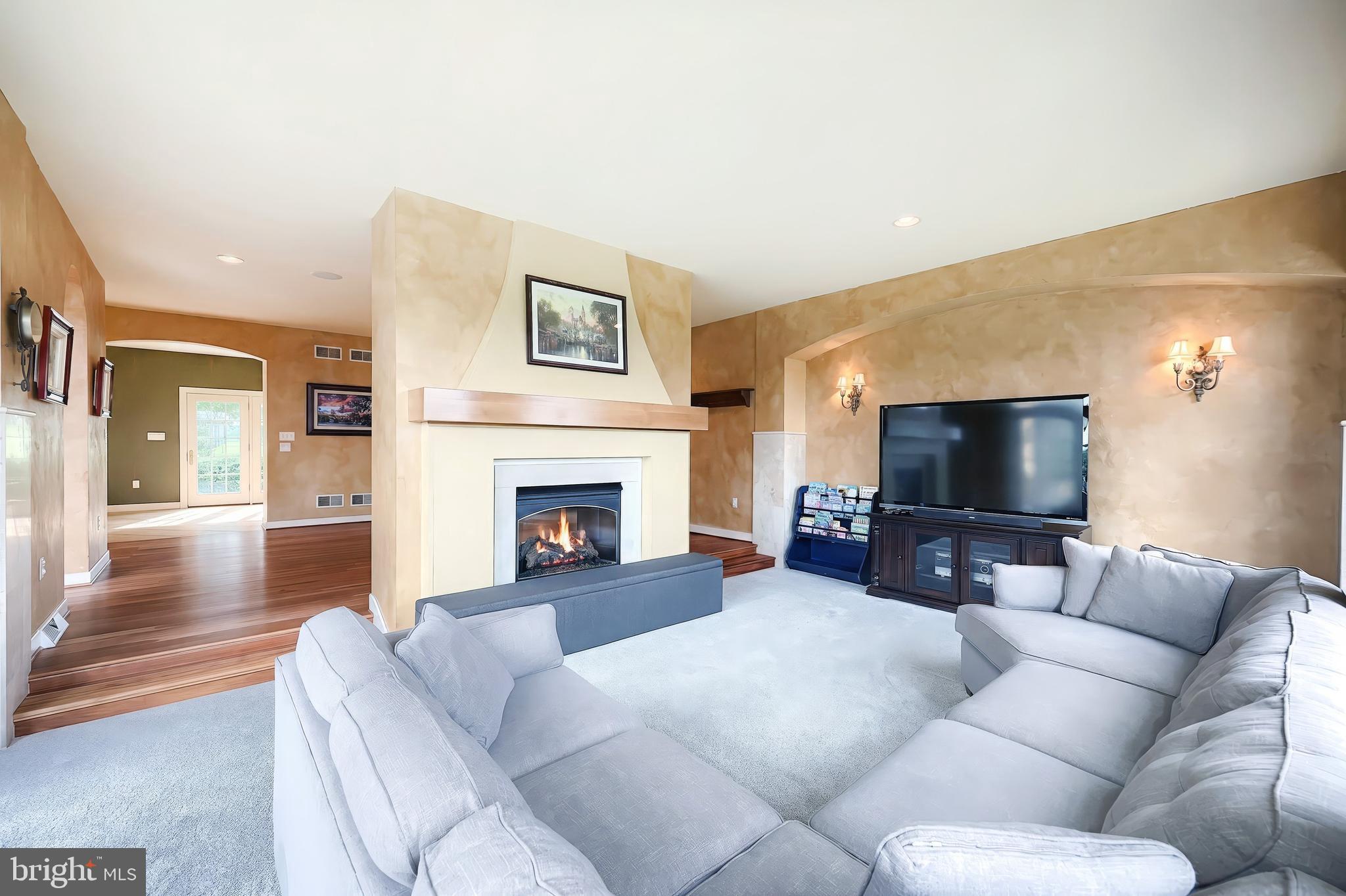 LAUXMONT FARMS - Residential