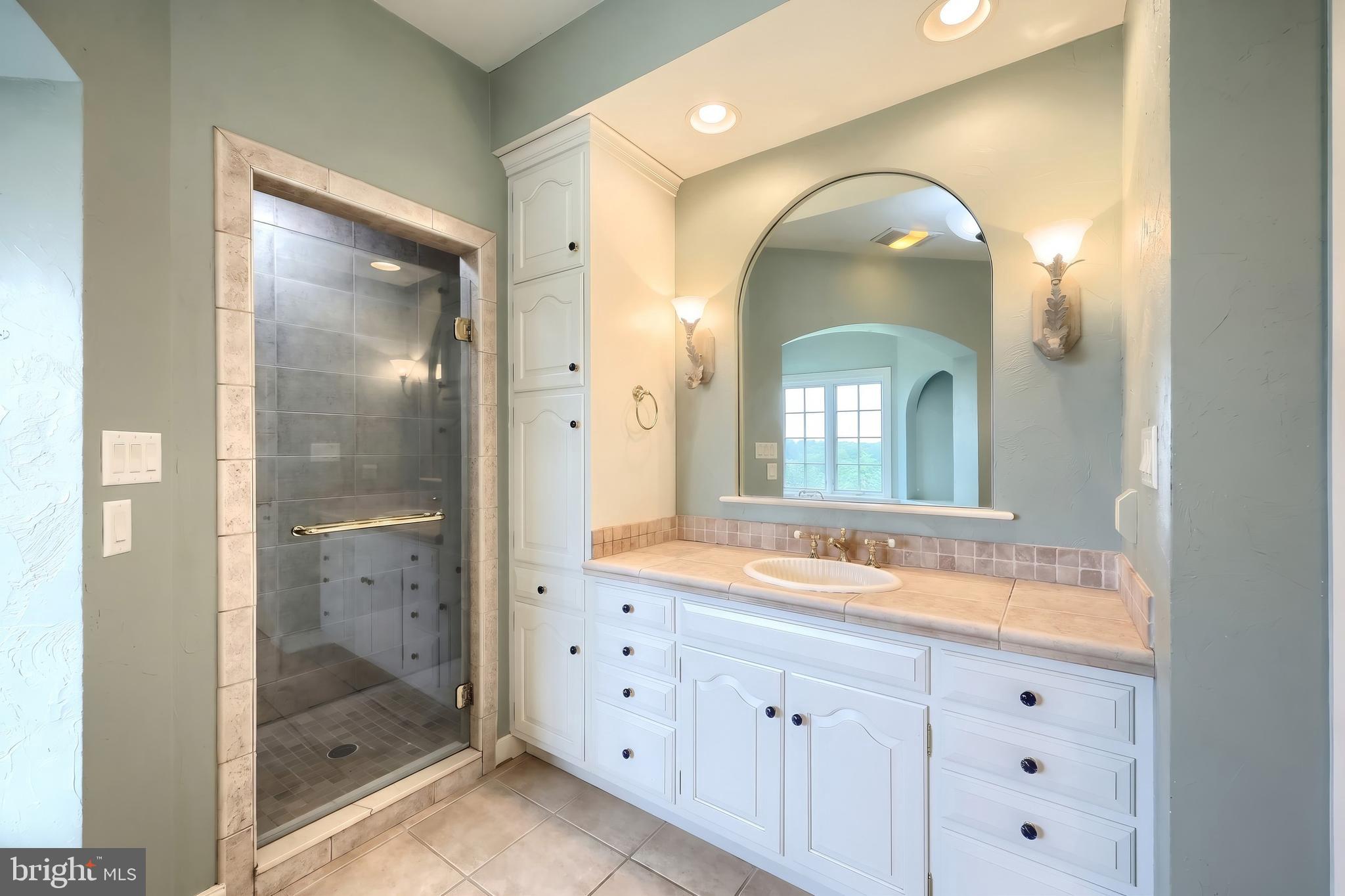 LAUXMONT FARMS - Residential