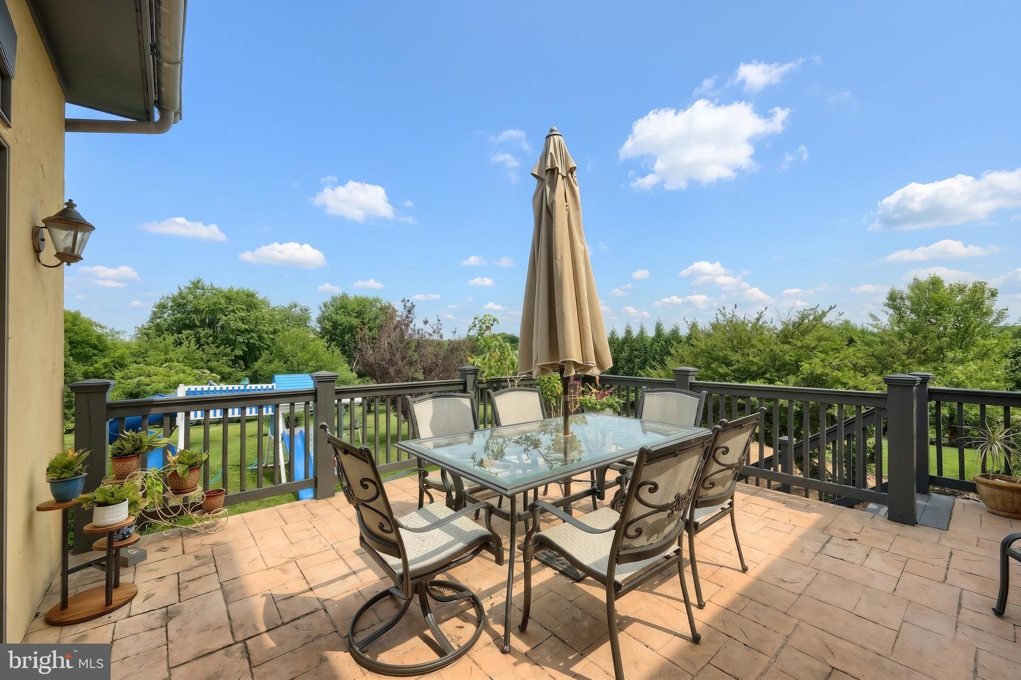 LAUXMONT FARMS - Residential