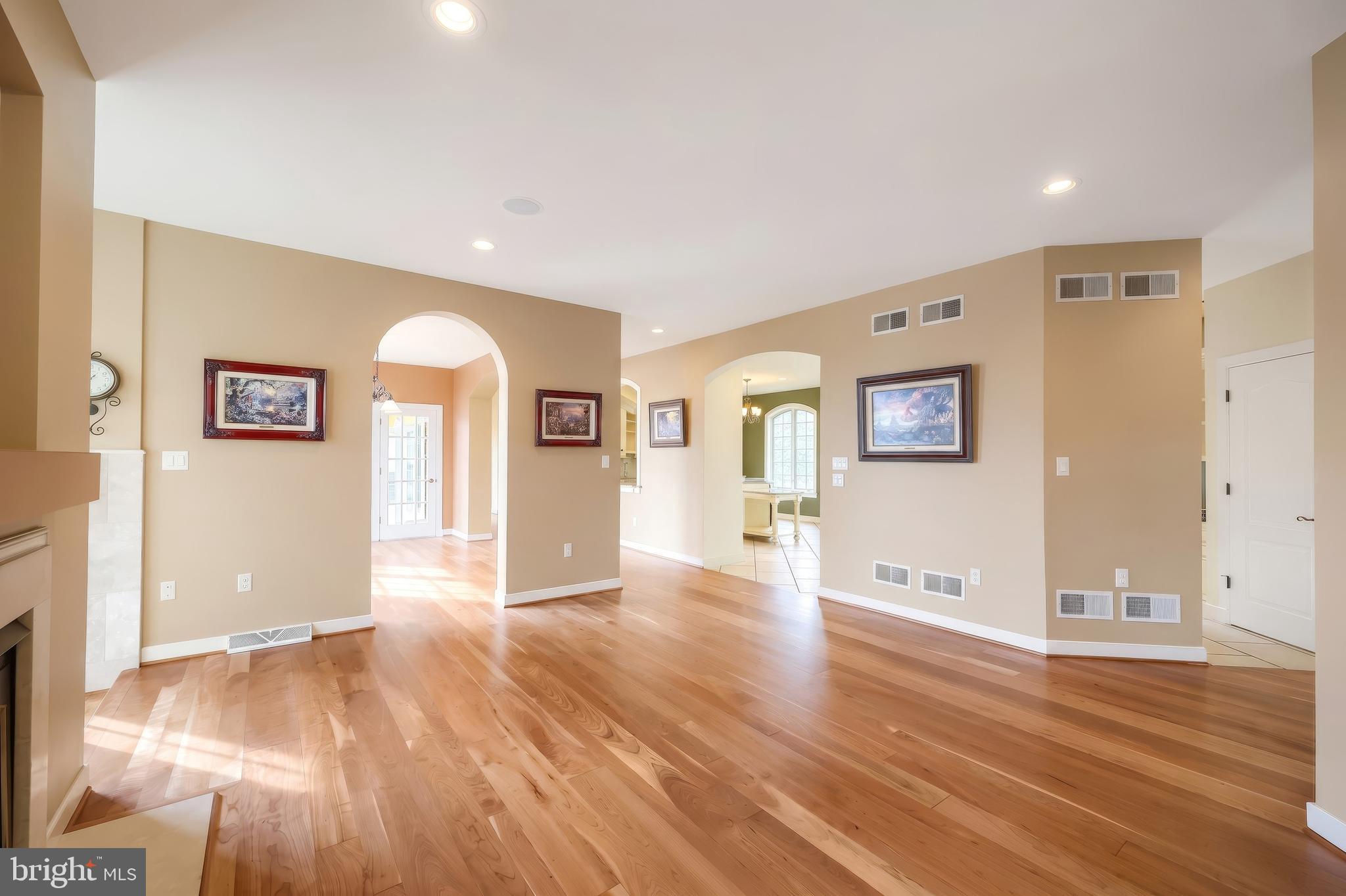 LAUXMONT FARMS - Residential