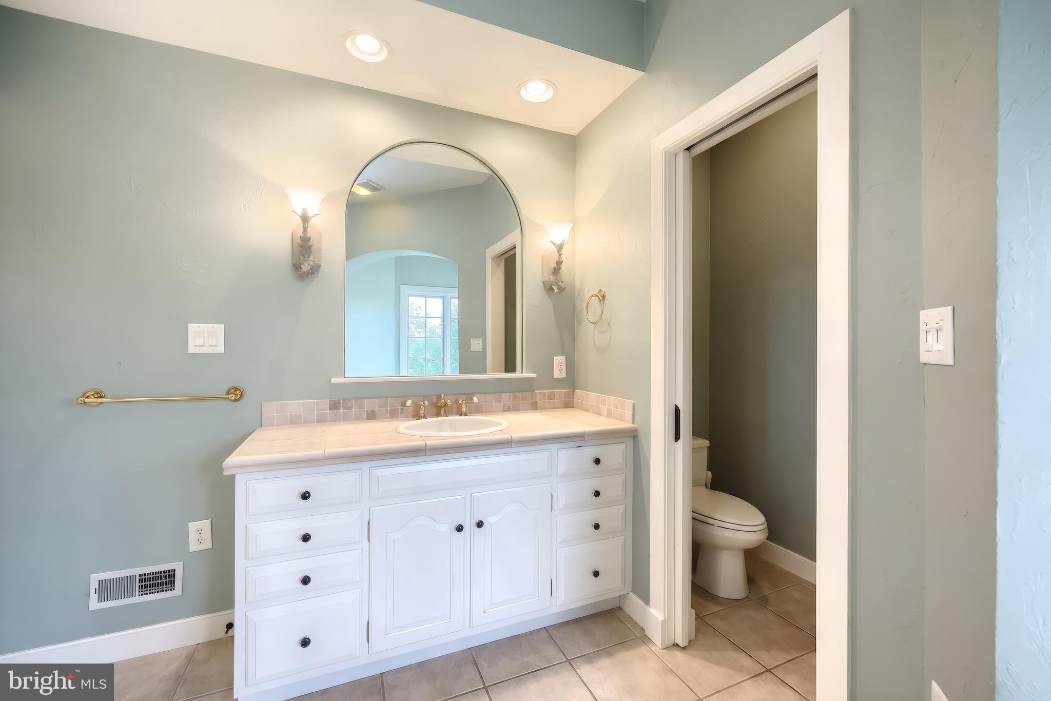 LAUXMONT FARMS - Residential
