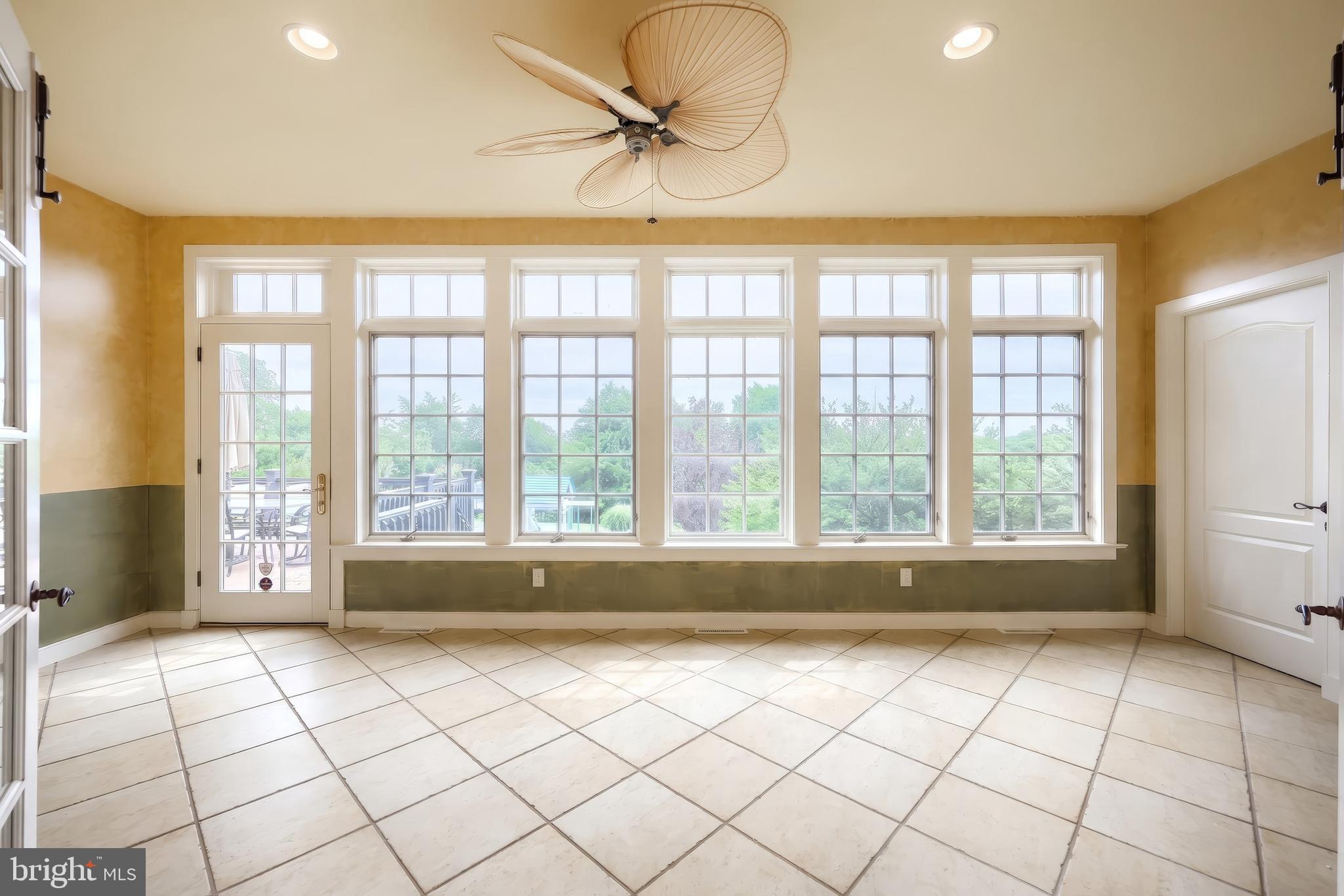 LAUXMONT FARMS - Residential