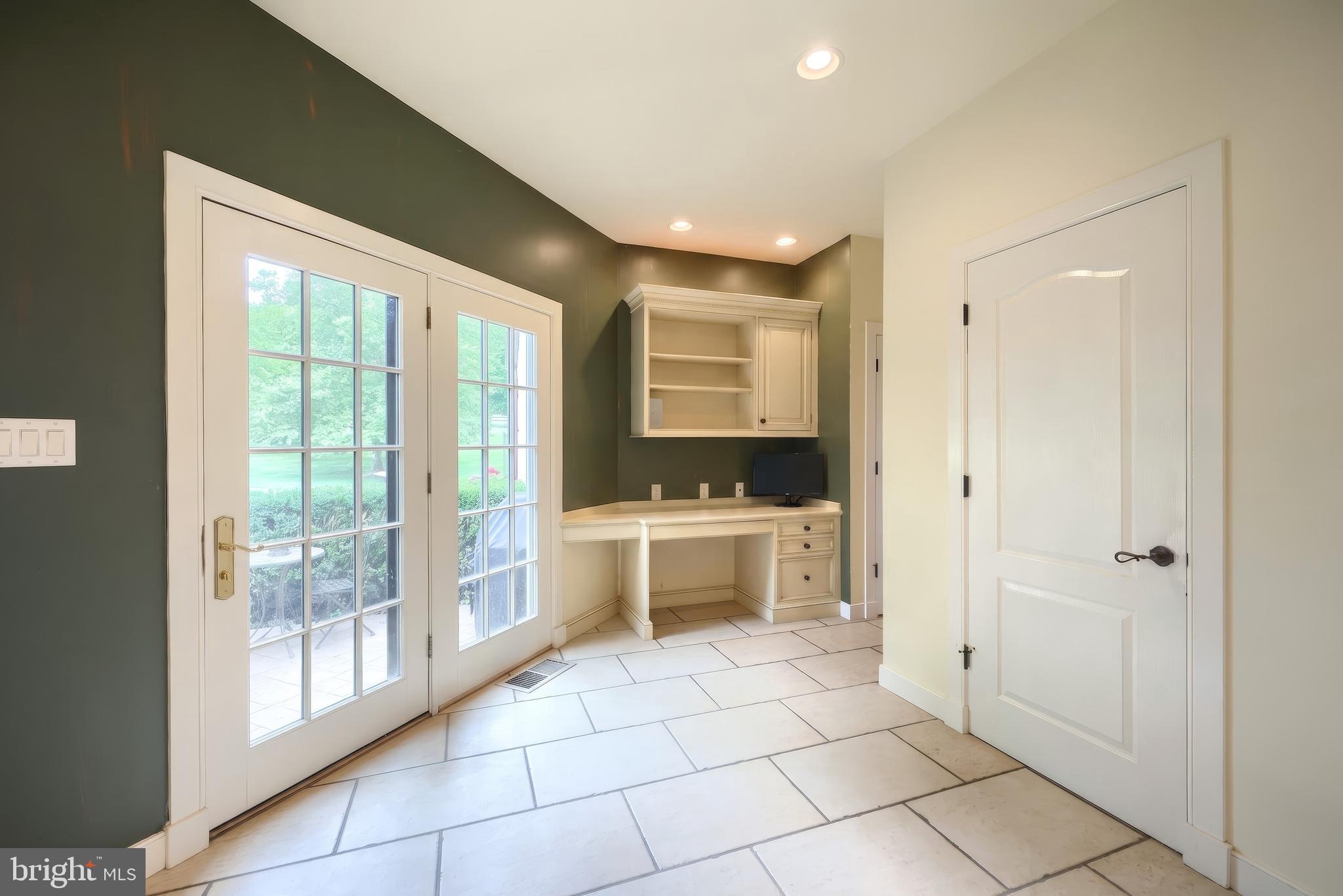 LAUXMONT FARMS - Residential