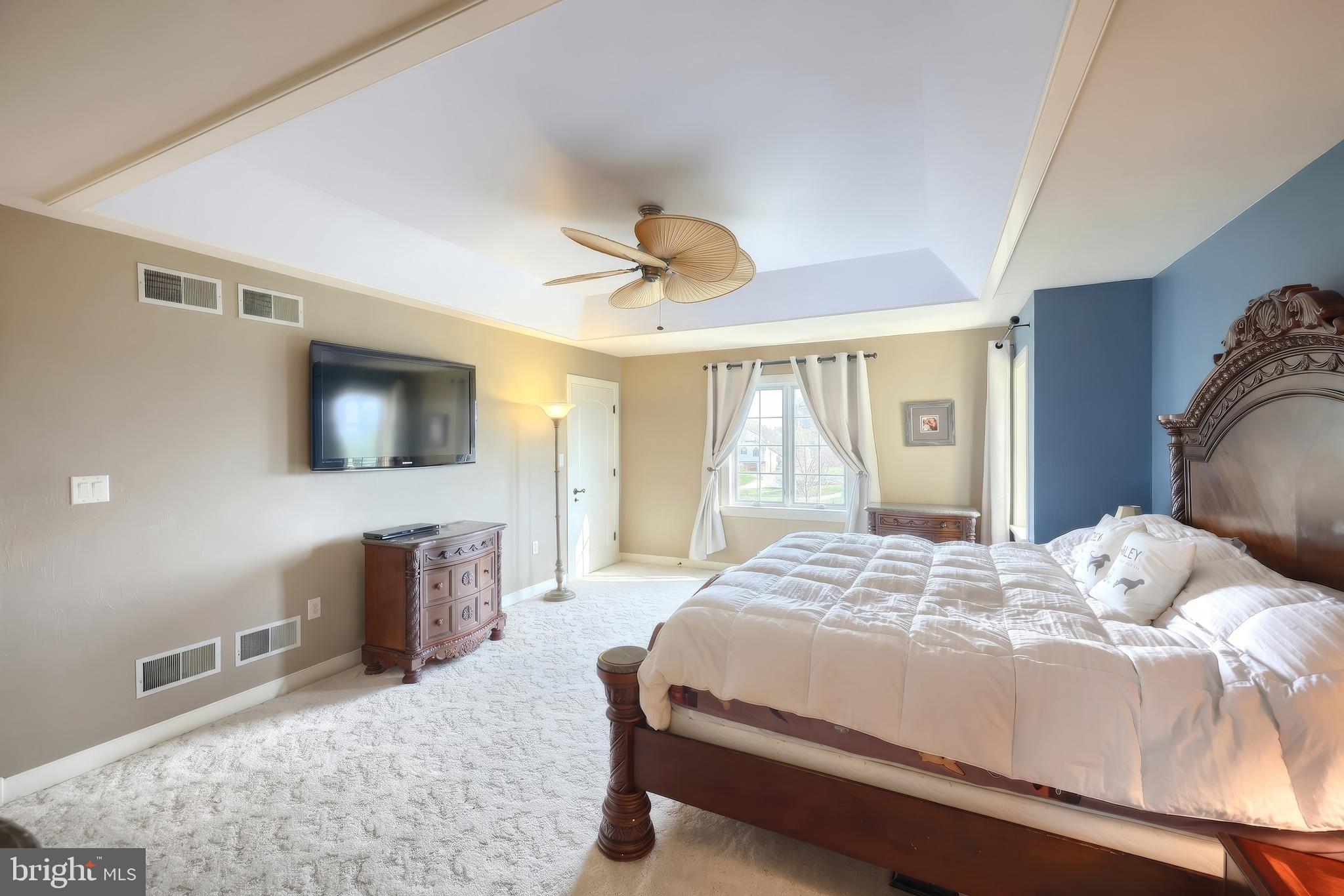 LAUXMONT FARMS - Residential